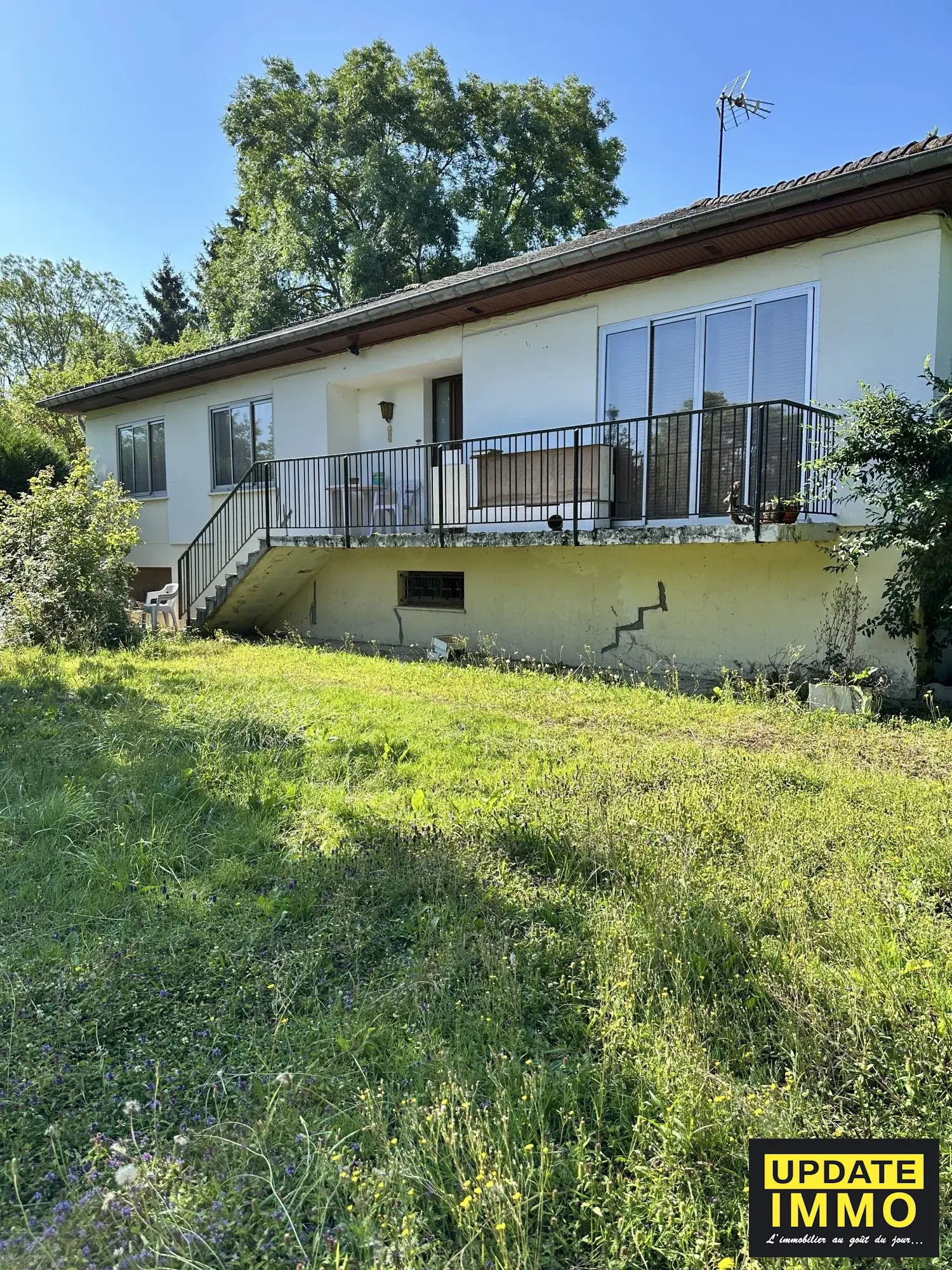 Maison à vendre à Poussay - 5 chambres, jardin, cave, balcon