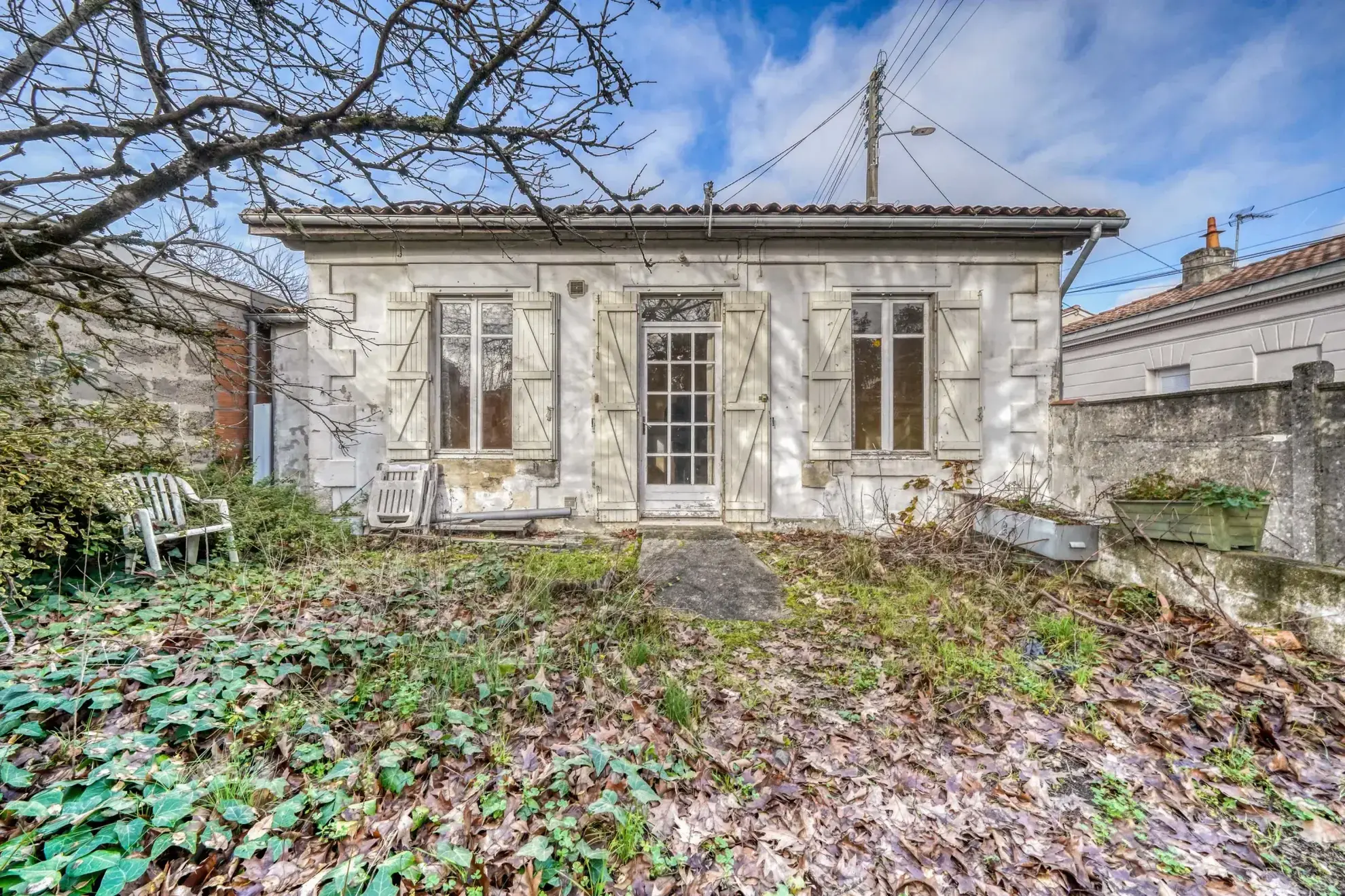 Charmante maison de 45m² à rénover à Talence, proche tramway, avec cave et stationnement