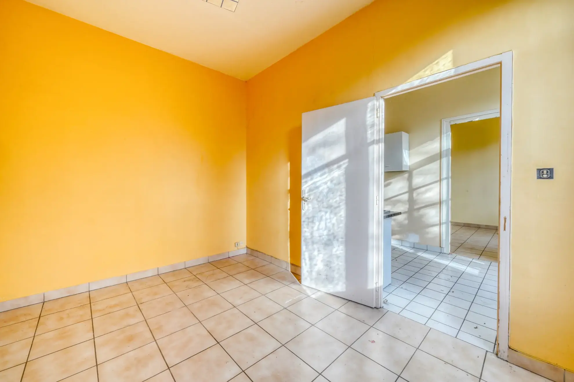 Charmante maison de 45m² à rénover à Talence, proche tramway, avec cave et stationnement 