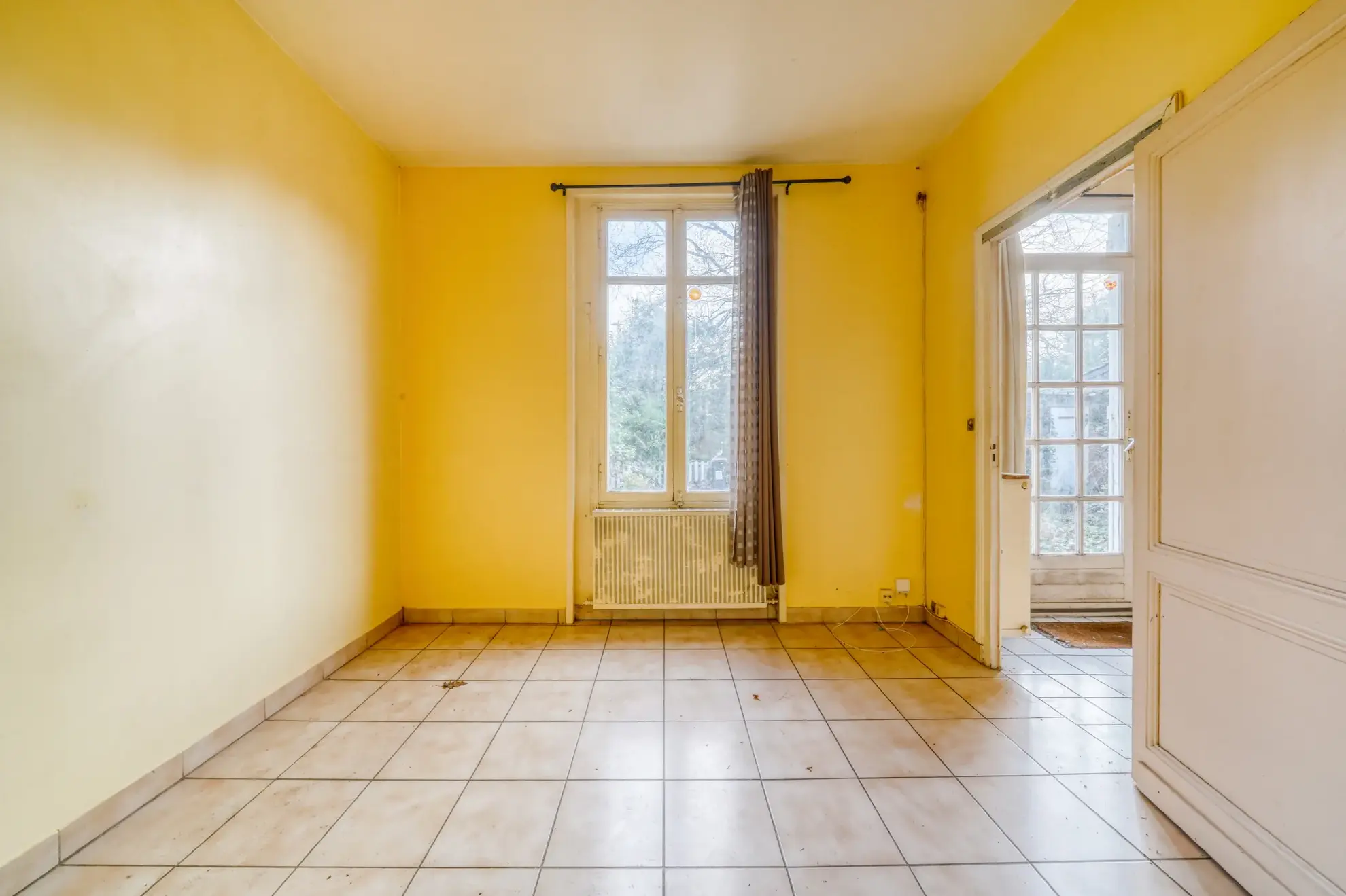 Charmante maison de 45m² à rénover à Talence, proche tramway, avec cave et stationnement 