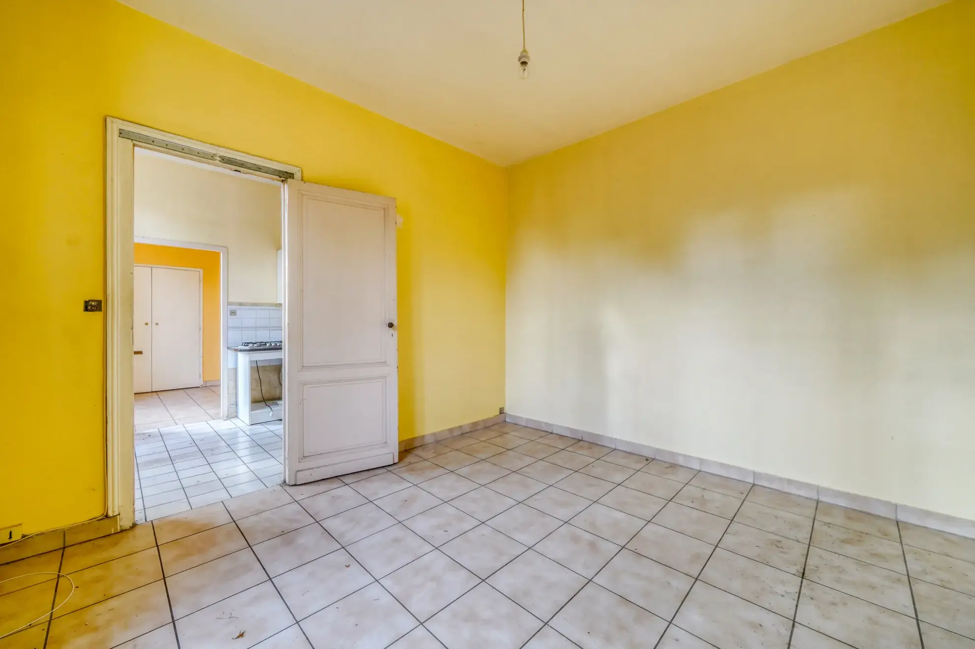 Charmante maison de 45m² à rénover à Talence, proche tramway, avec cave et stationnement 