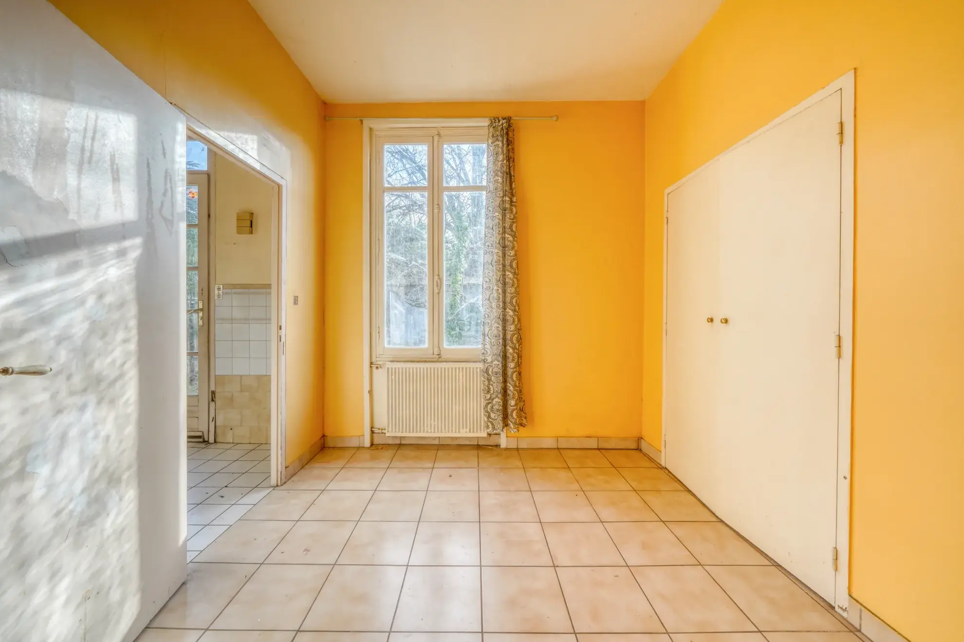 Charmante maison de 45m² à rénover à Talence, proche tramway, avec cave et stationnement 