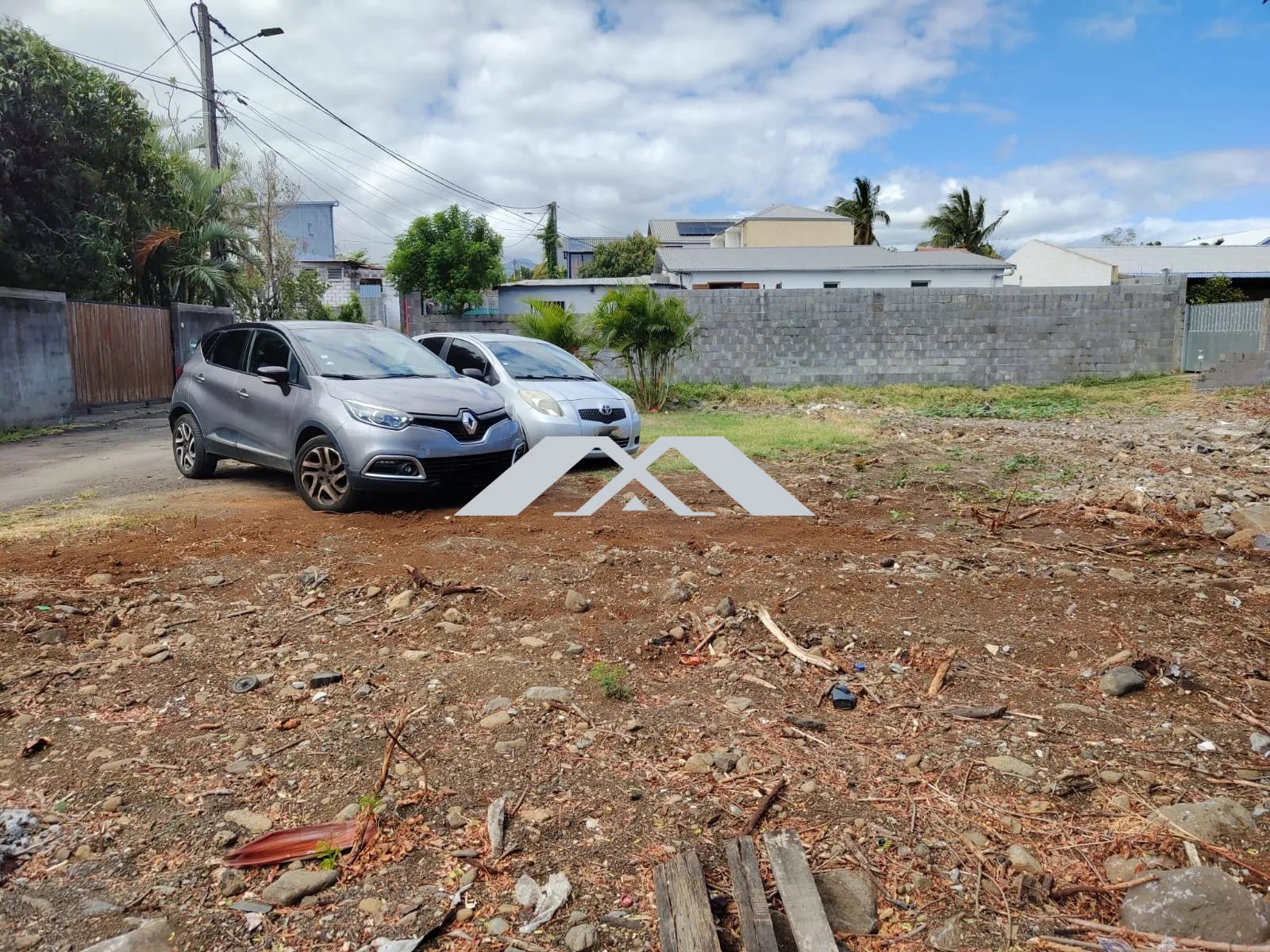 Terrain de 430 m² à Saint-Pierre avec permis offert - Secteur Bois d'Olives 