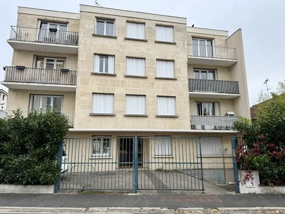 Appartement à vendre Le Pecq - Dernier étage avec balcon, proche RER A