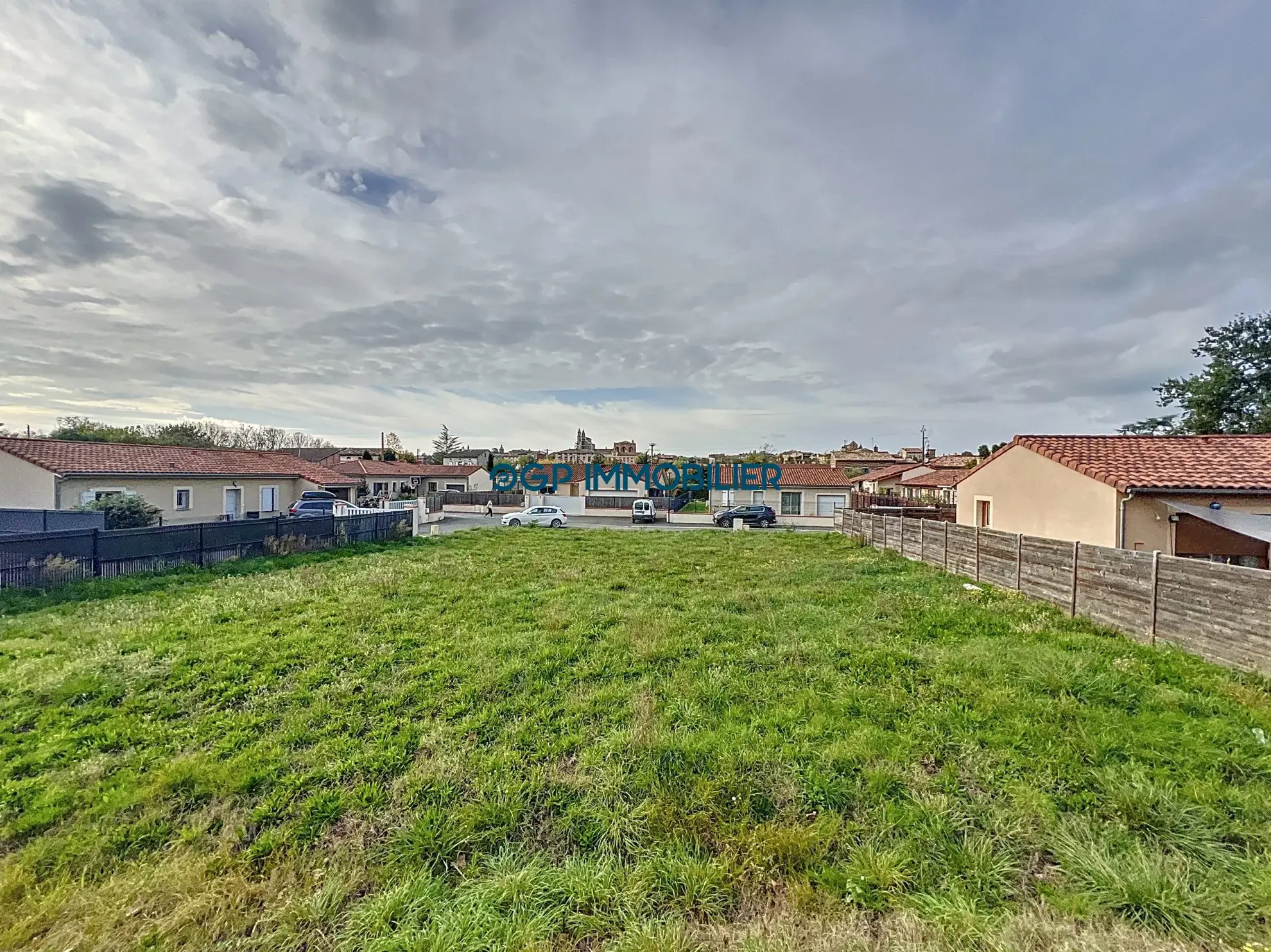 Terrain constructible de 631 m² à Coufouleux, viabilisé et proche de la gare