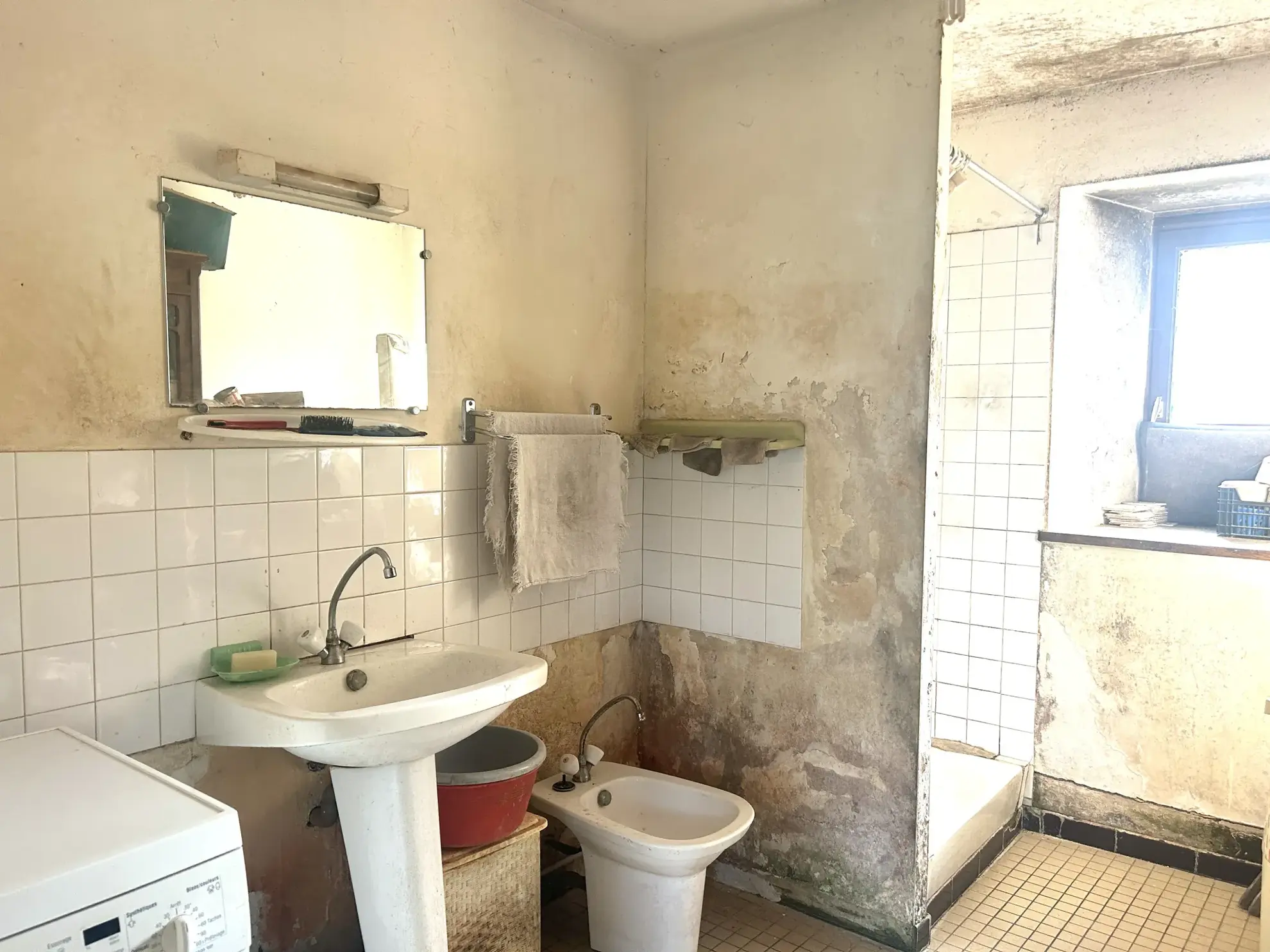 Maison à rénover avec dépendance à Surzur dans le Morbihan 