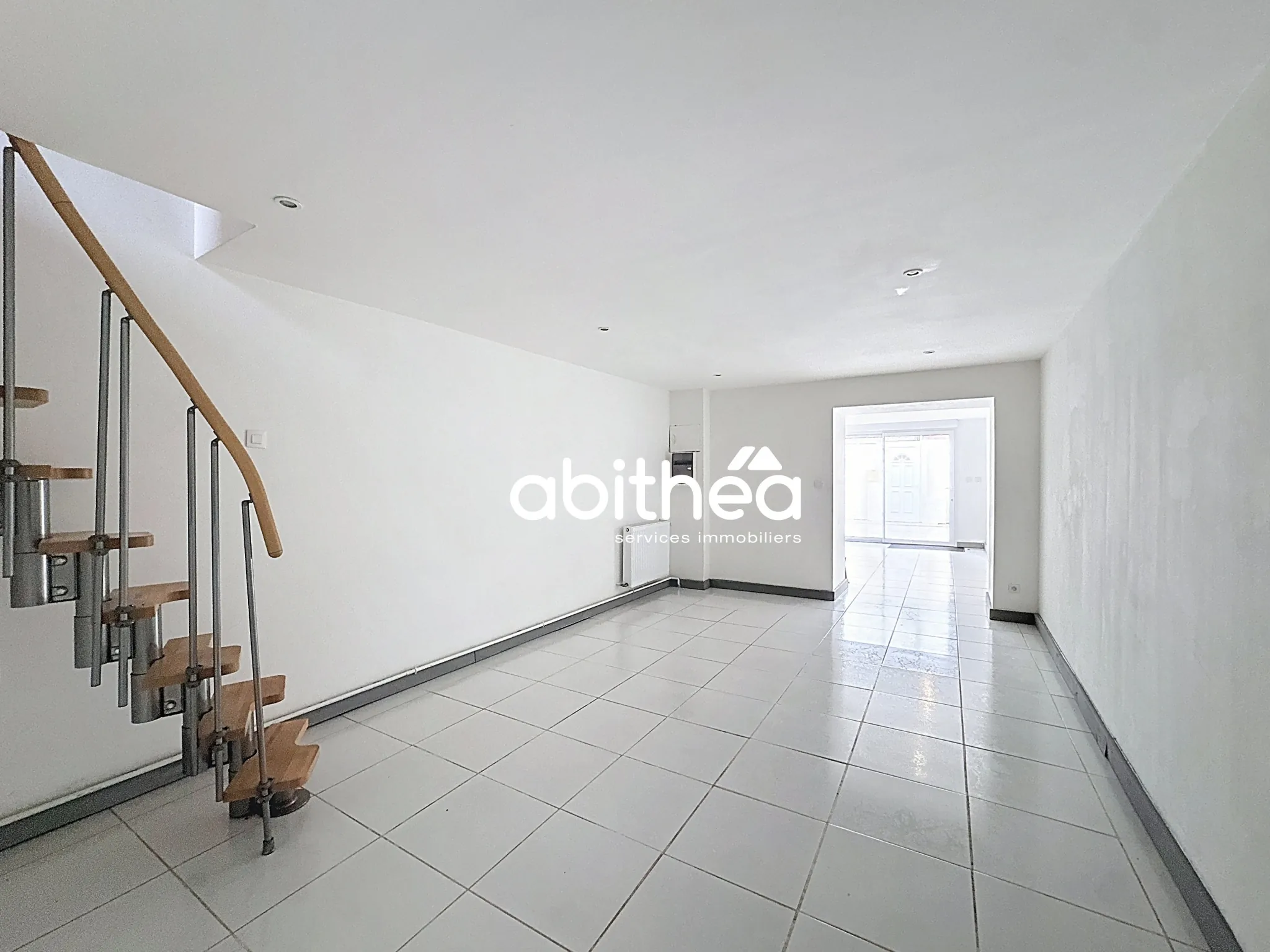 Maison indépendante à Billy-Montigny avec cour et potentiel d'aménagement