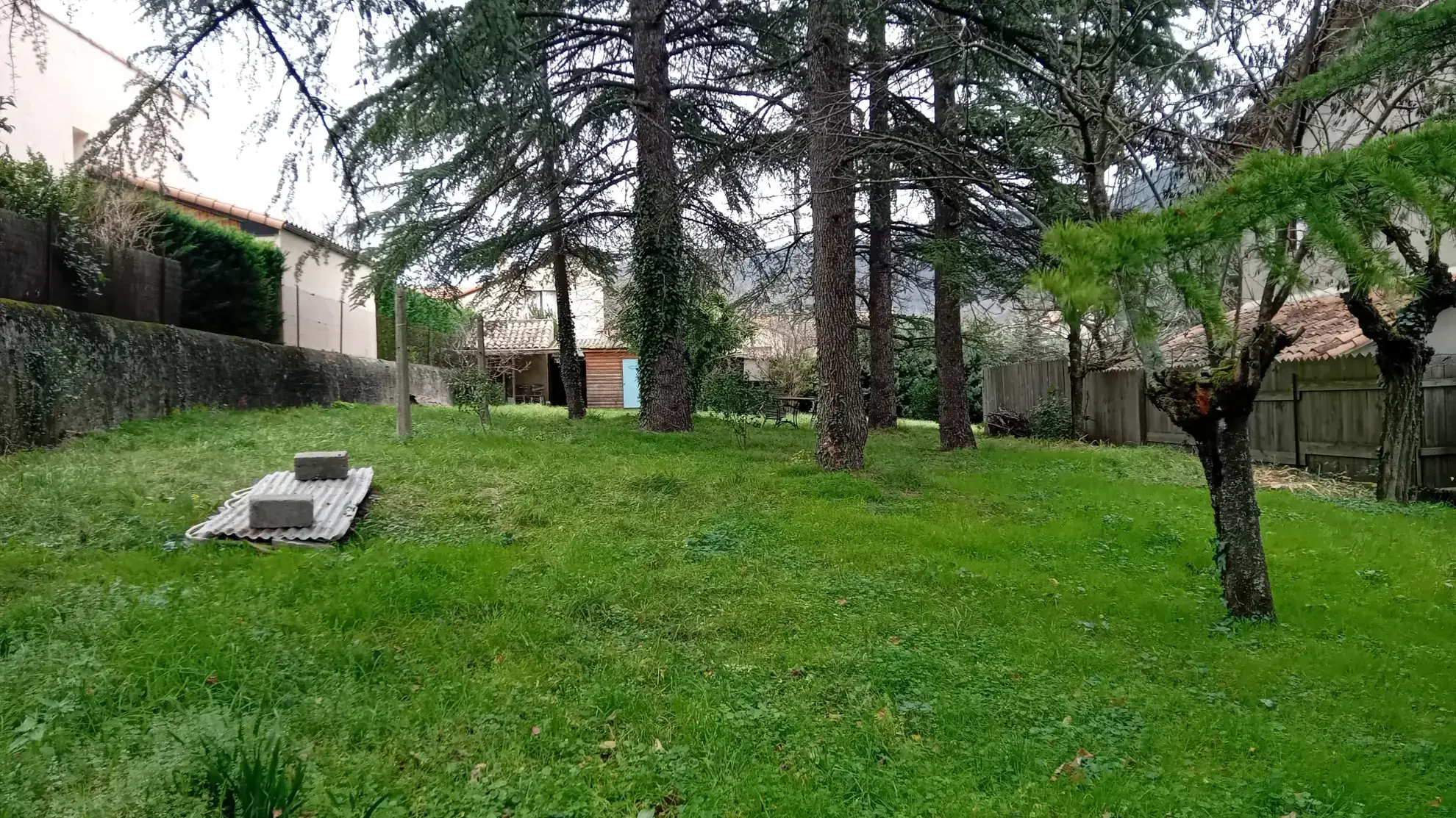 Terrain à bâtir de 845m² à Millau, secteur calme et recherché 