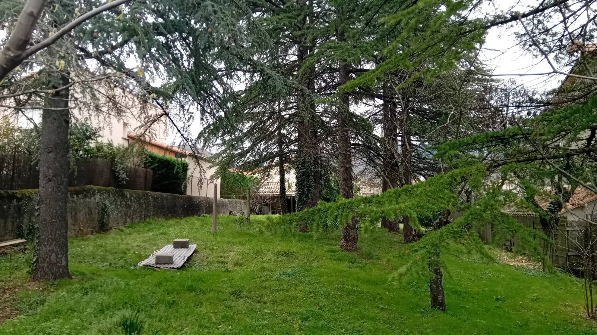 Terrain à bâtir de 845m² à Millau, secteur calme et recherché 