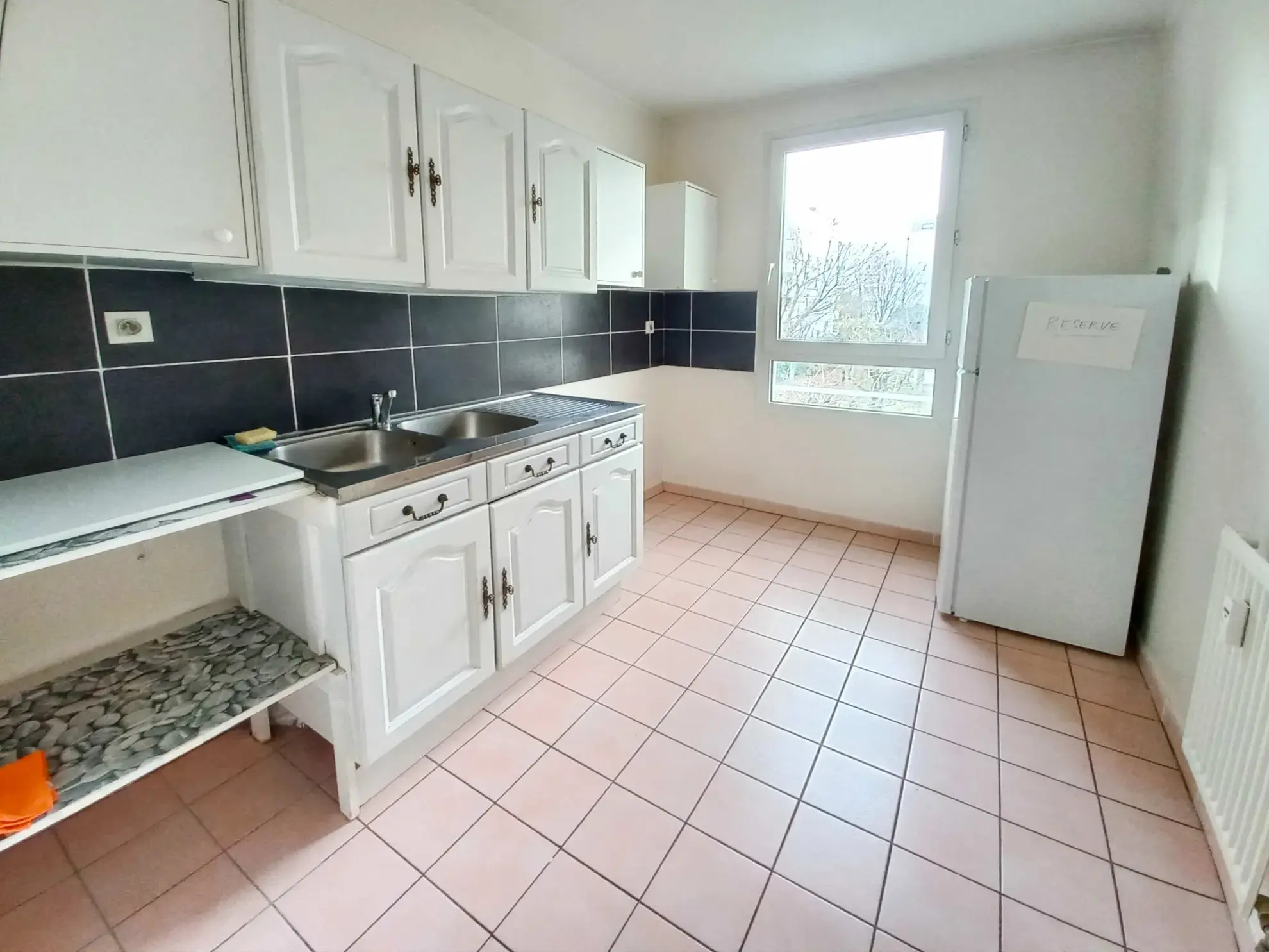 Appartement 2 pièces avec loggia à Créteil, proche métro Pointe du Lac 