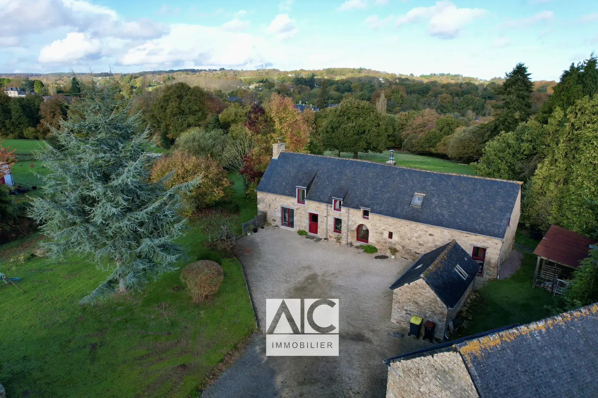 Longère en pierre de 8 pièces à Boqueho (22170) - 190m², terrain de 3614 m²