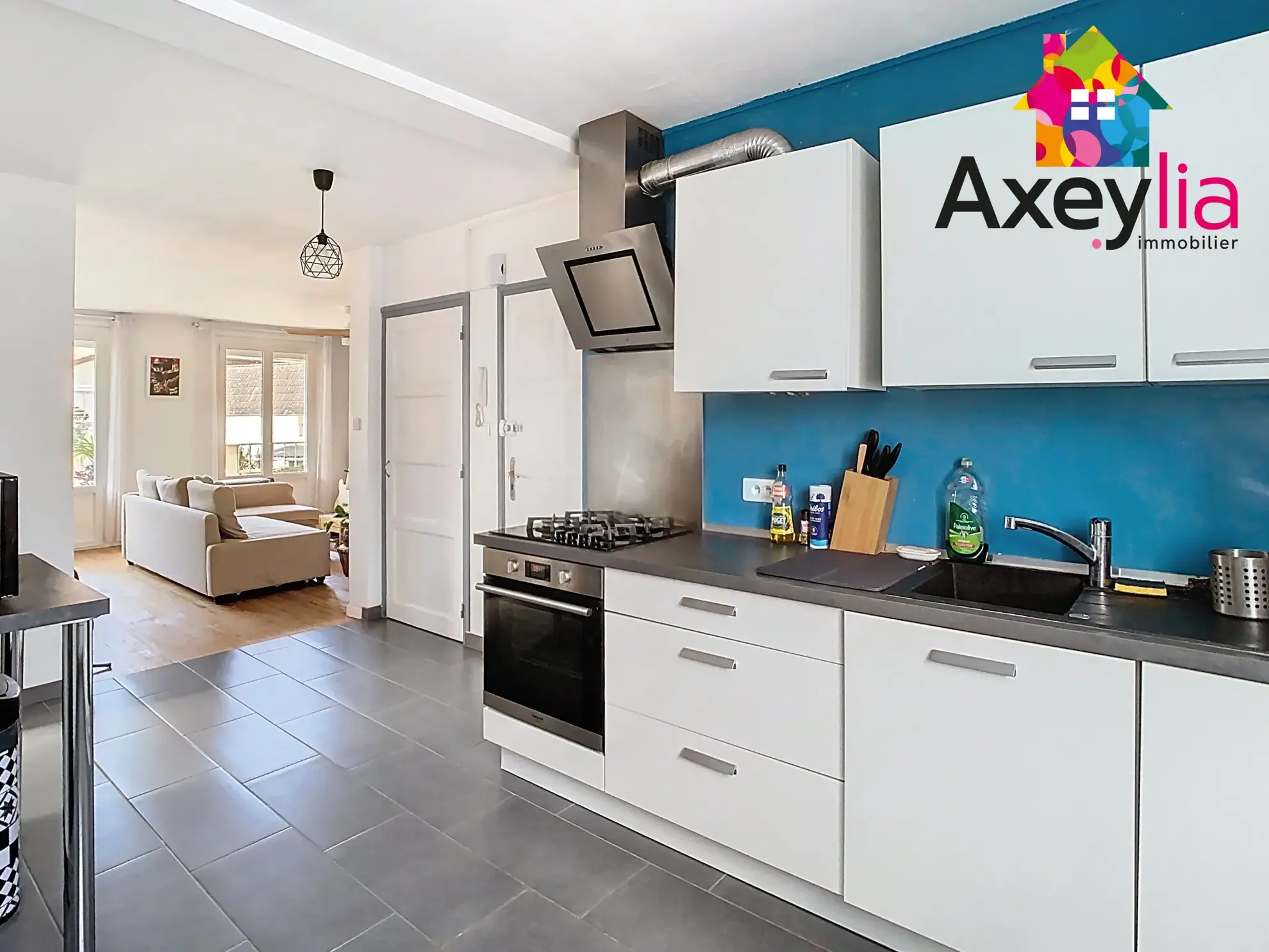 Appartement T4 à Roanne proche de la gare avec garage et cave 