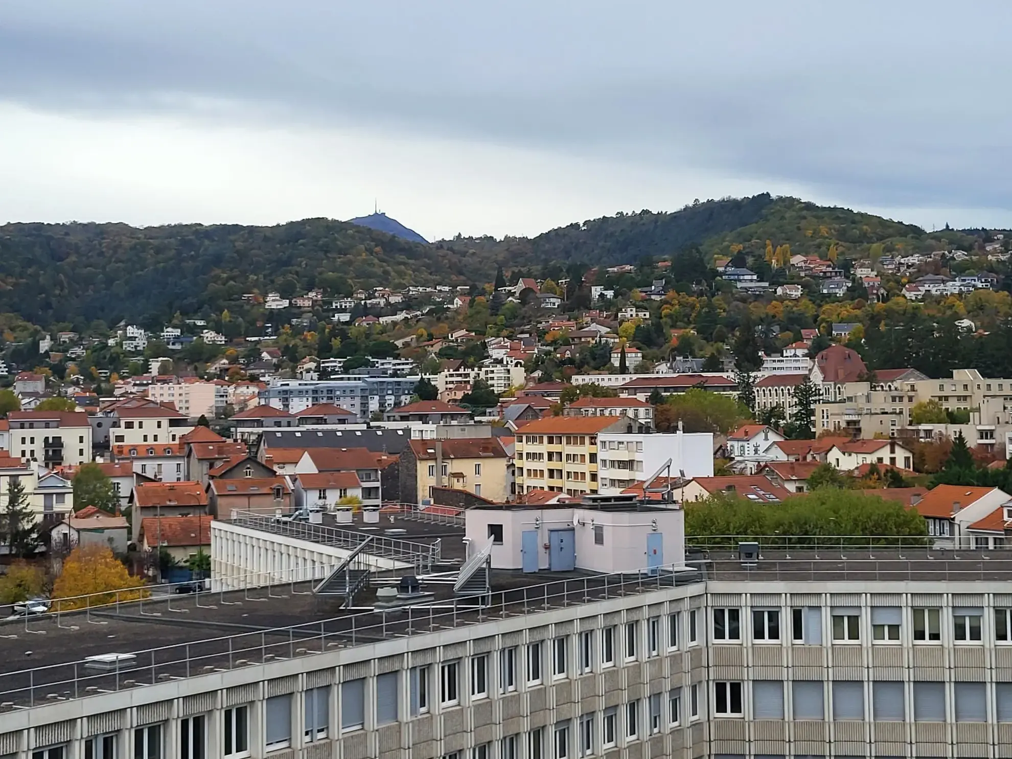 Appartement T5 bis à vendre à Clermont-Ferrand avec balcon et parking 