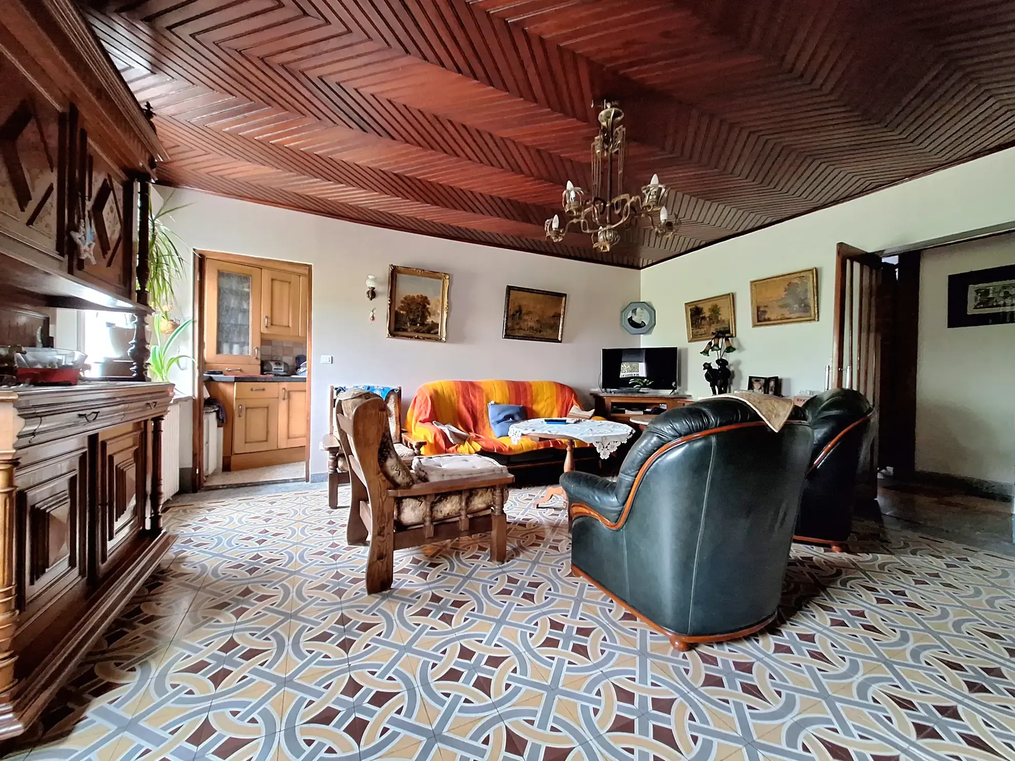 Maison de village à Puylaurens avec terrasse, garage et jardin - 180 m²