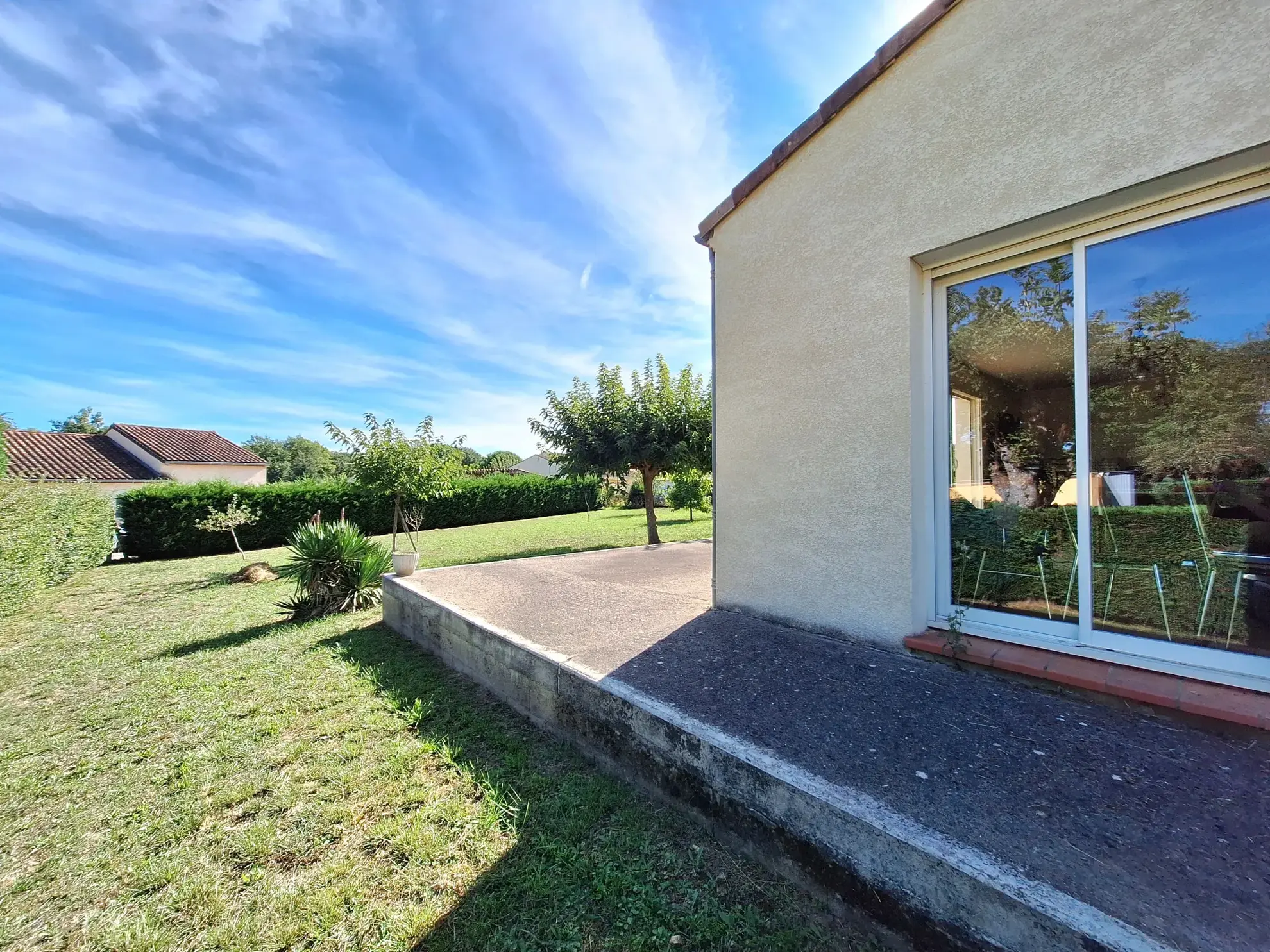 Maison individuelle de 105m² avec 2 chambres et garage à St Paul cap de Joux 