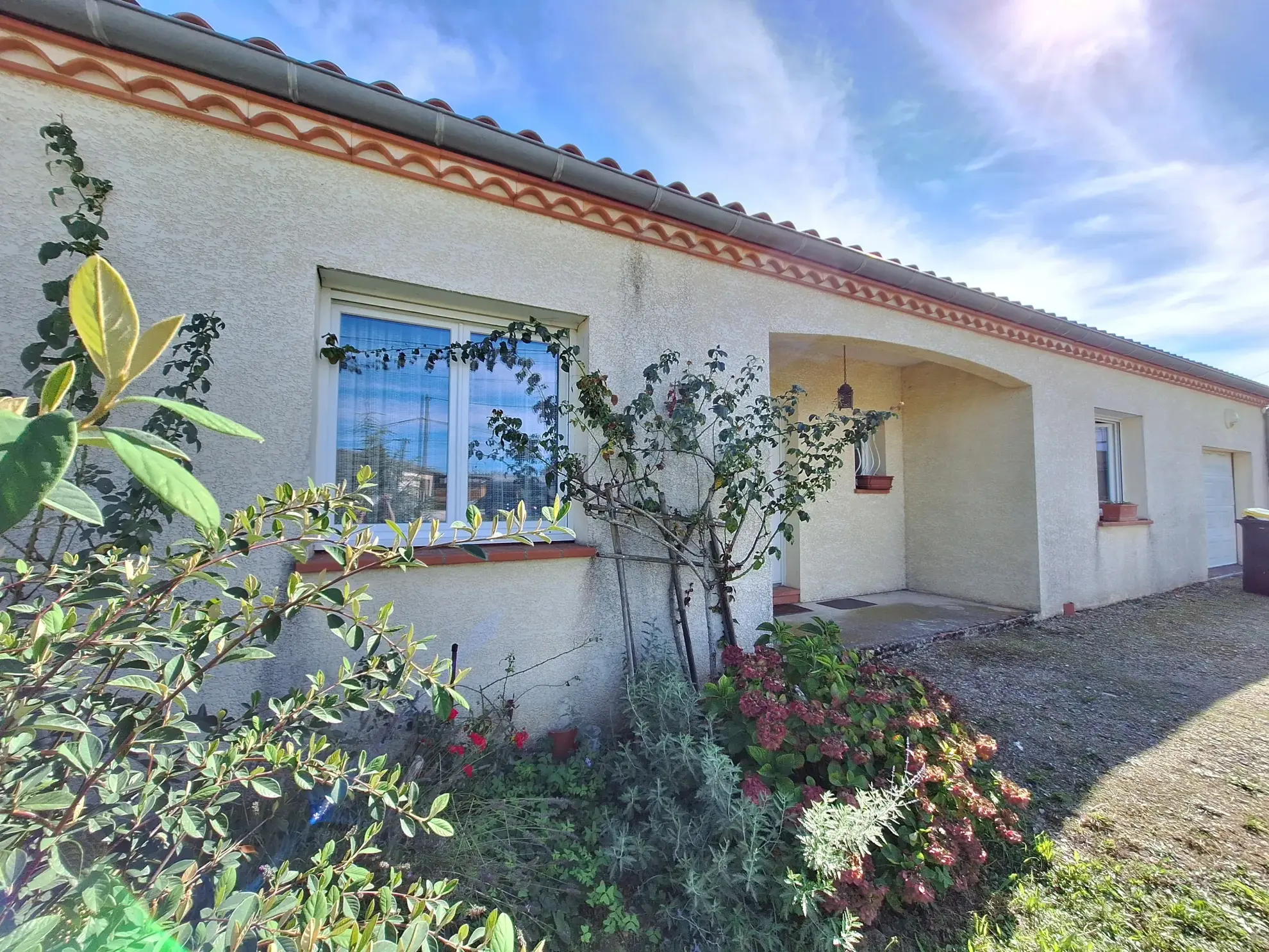 Maison individuelle de 105m² avec 2 chambres et garage à St Paul cap de Joux