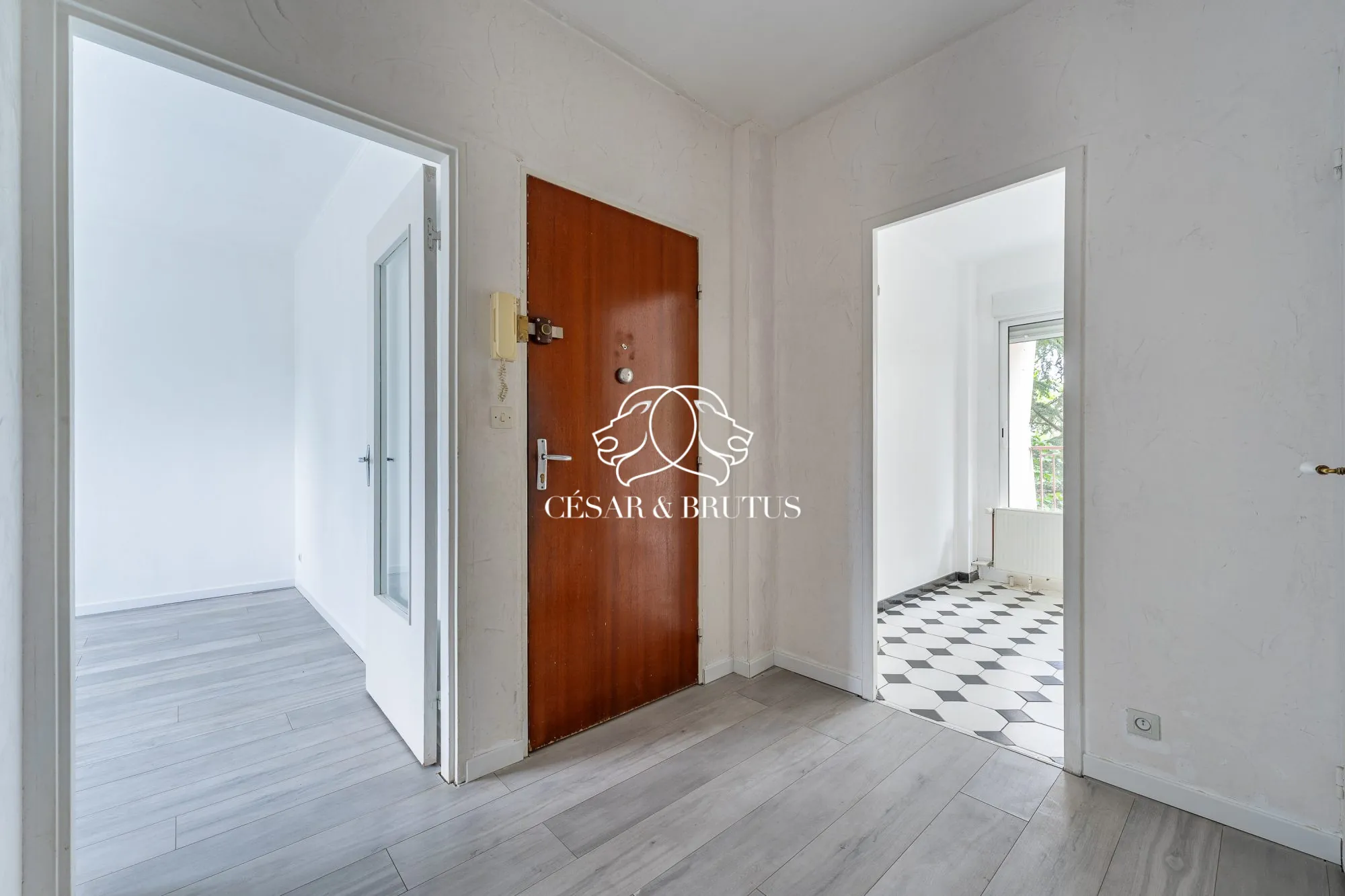 Appartement 3 pièces de 65 m² à Corbas proche Lyon avec balcon et cave 