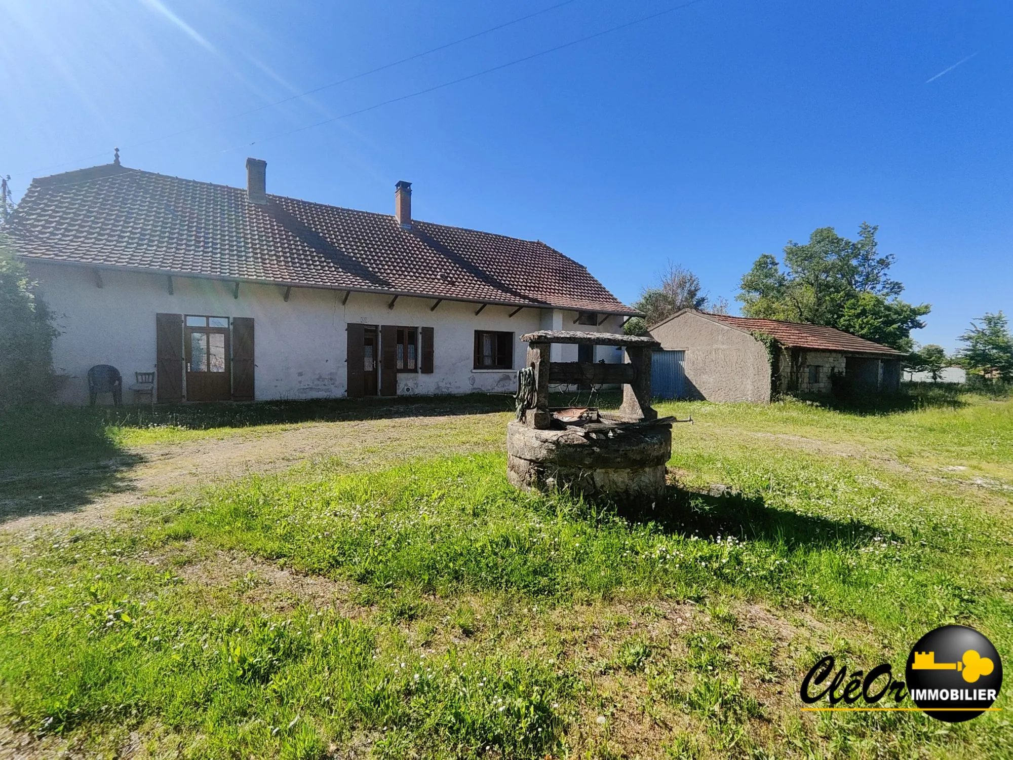 Corps de ferme en Bresse avec dépendances et terrain de 6000 m² à Moutier en Bresse