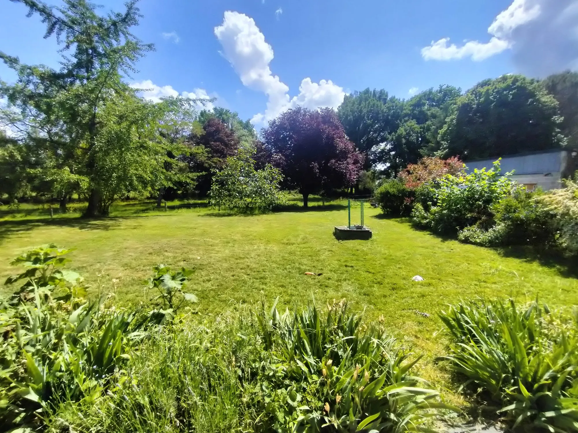 Maison de campagne avec maisonnette à Montval-sur-Loir - 87 m², terrain 13 300 m² 
