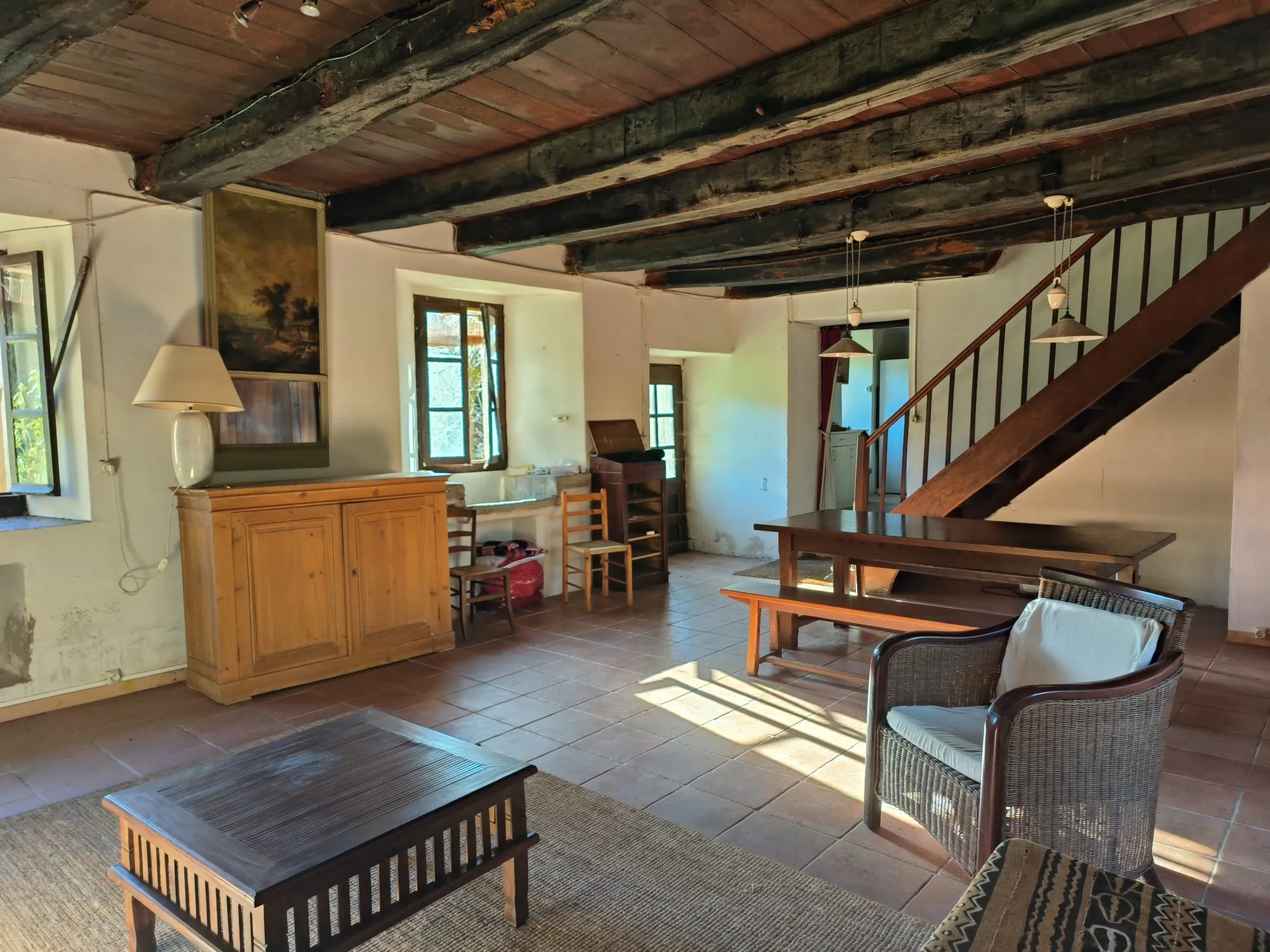 Ferme à vendre avec dépendances et grand terrain dans le Tarn