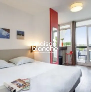 Investissez dans un appartement T2 meublé à La Grande-Motte en LMNP avec bail commercial et rendement attractif 