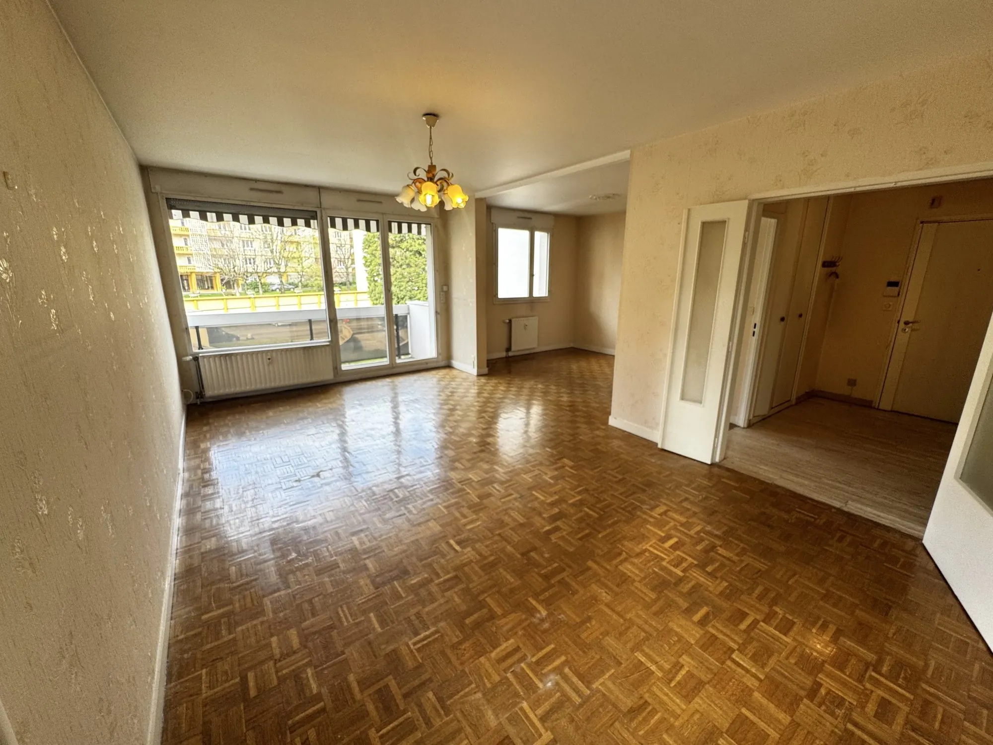 Bel appartement T3 à vendre à Saint-Étienne - Balcon, cave, proche commodités 