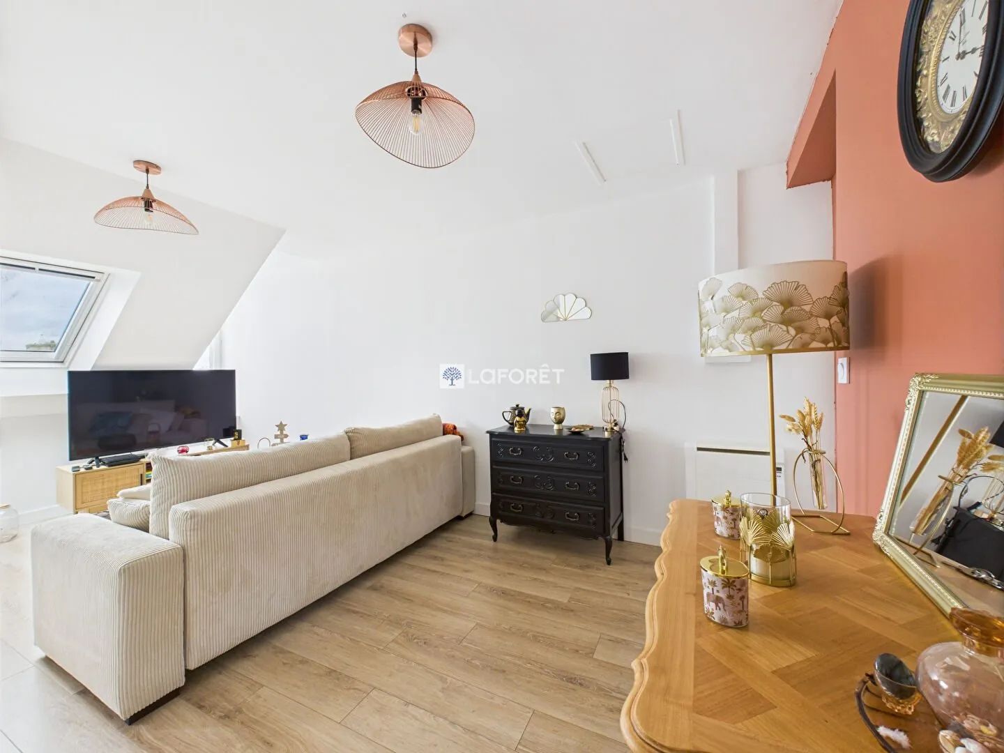 Bel appartement en plein centre de Pont-l'Abbé avec cuisine équipée et chambre lumineuse