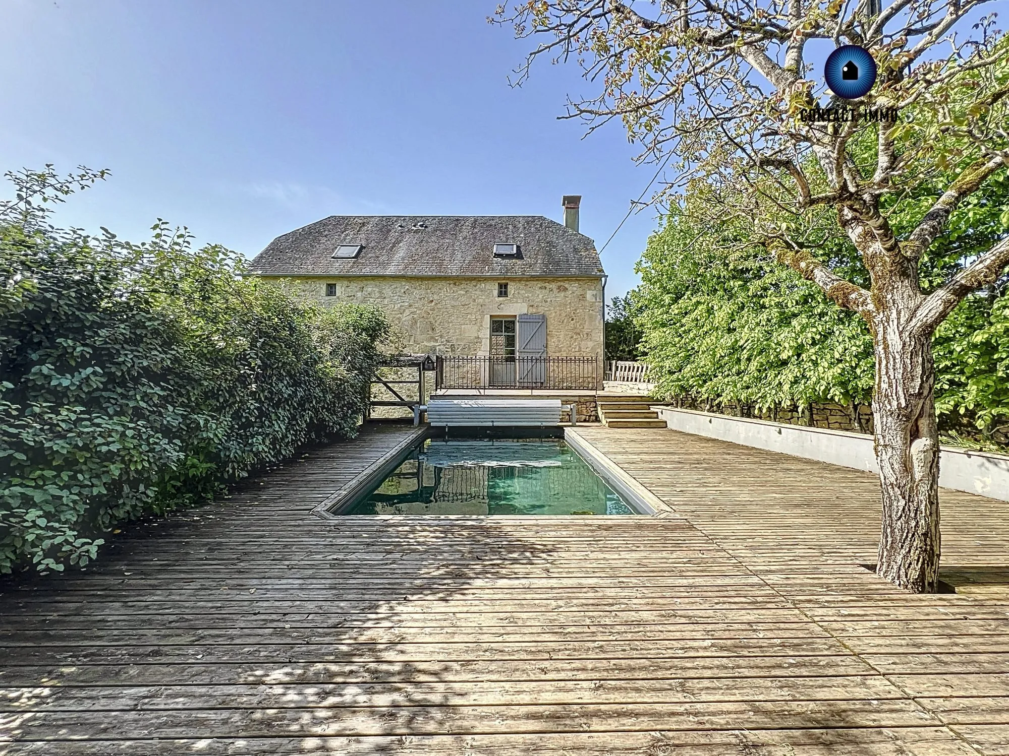 Maison en pierre rénovée avec piscine à Borrèze (24590), plein cœur d'un hameau paisible