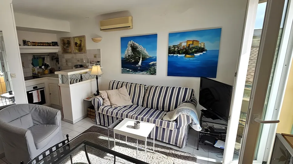 Appartement 2 pièces lumineux de 35 m² à Bandol, 2 balcons, idéal investisseur ou pied-à-terre 