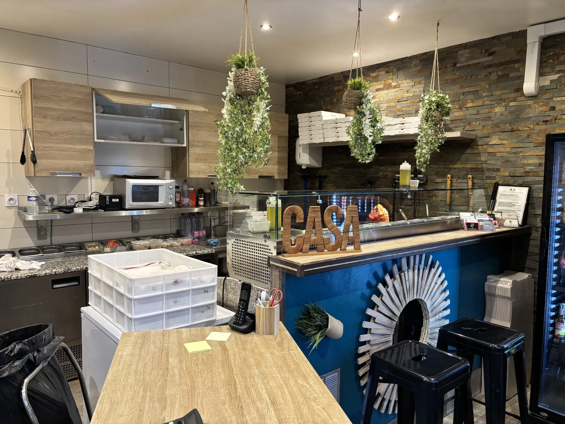 Fonds de commerce de pizzeria à emporter avec forte clientèle et potentiel de développement 