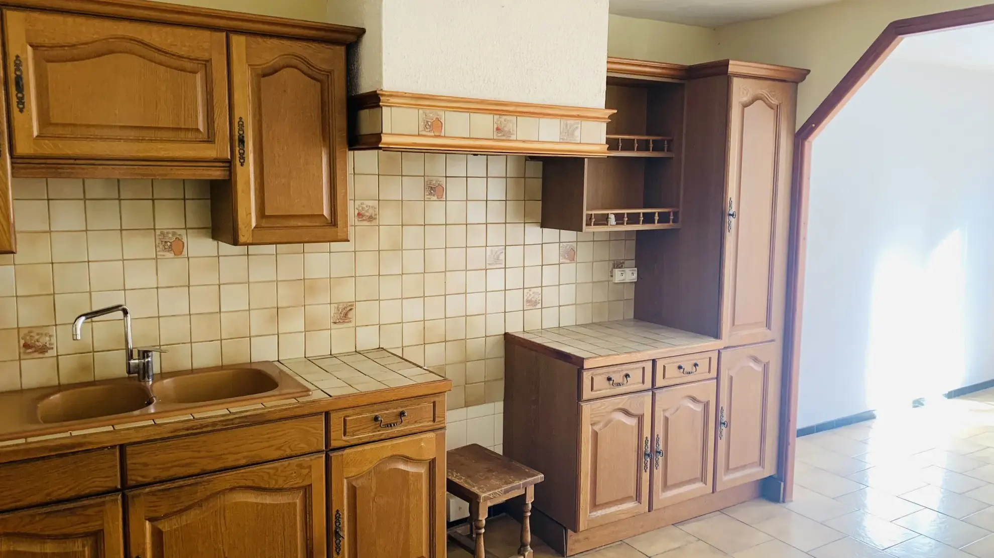 Maison de village à Lunas avec terrasse et garage, 3 chambres, 100 m²