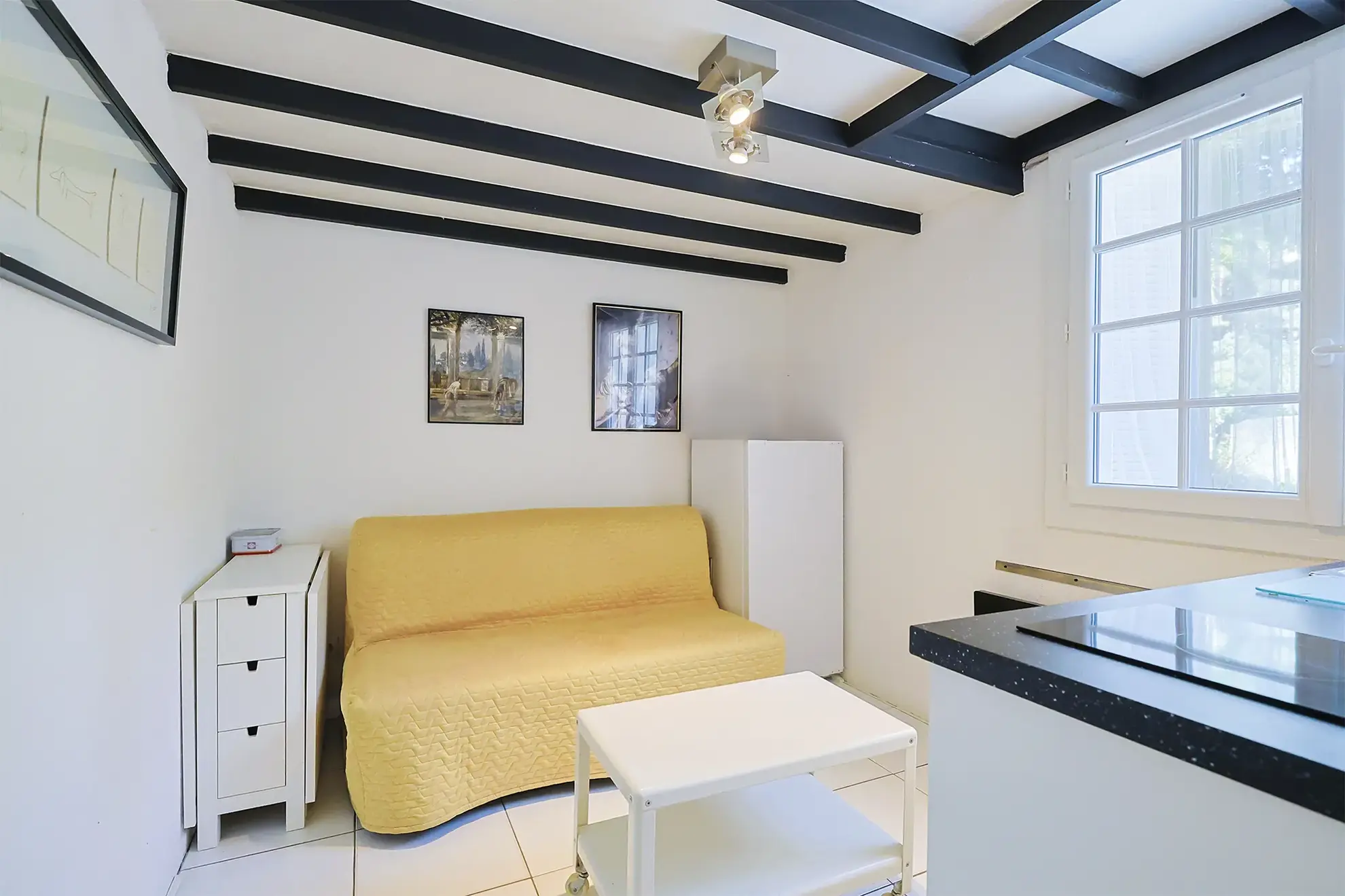 Studio de 17,54 m² à Hyères avec piscine et vue mer – Idéal investissement 