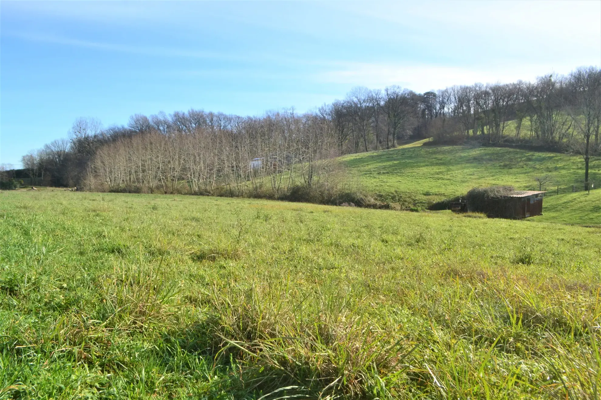 Terrain constructible à Guiche de 1821 m² avec vue campagne 