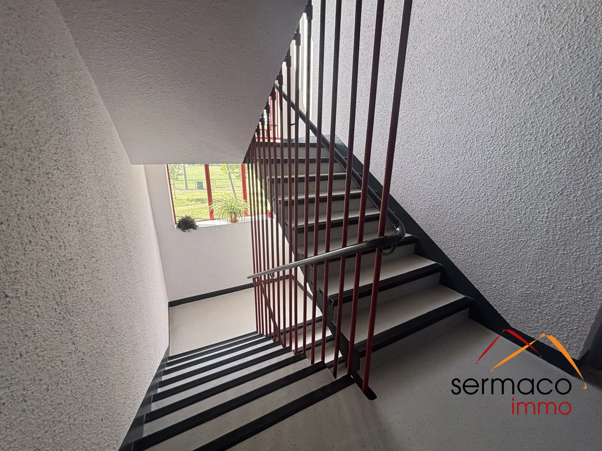 Appartement à rénover à Saint-Avold avec balcon et cave