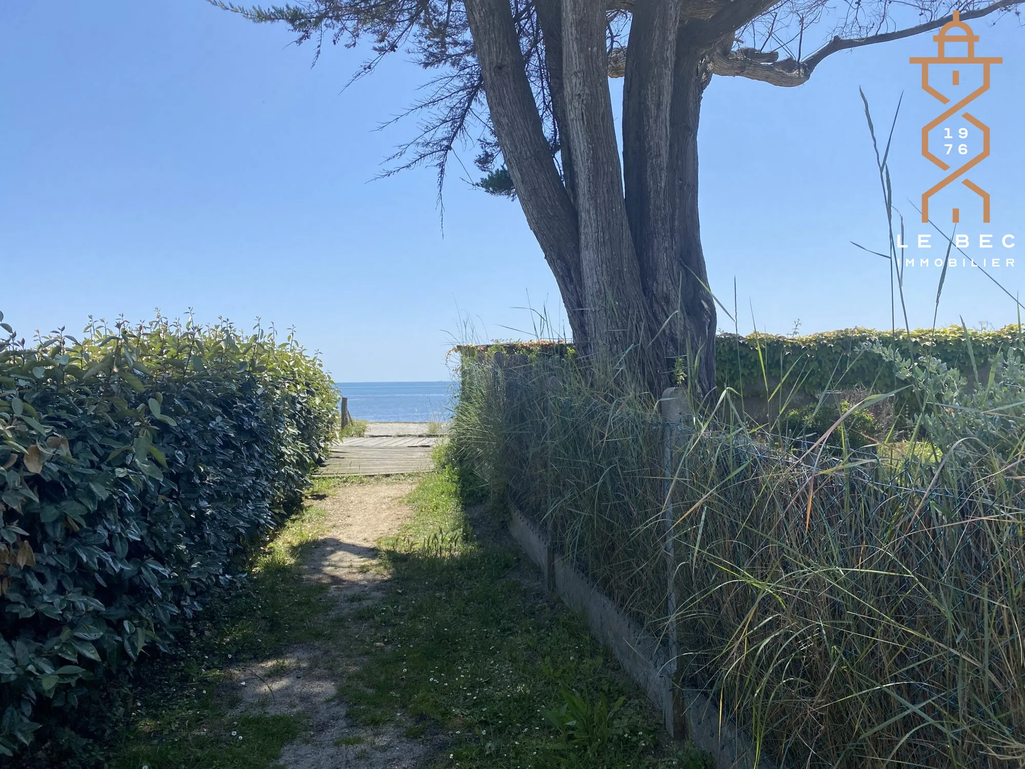 Appartement T2 en rez-de-jardin à Sarzeau Saint-Jacques avec jardin et terrasse 