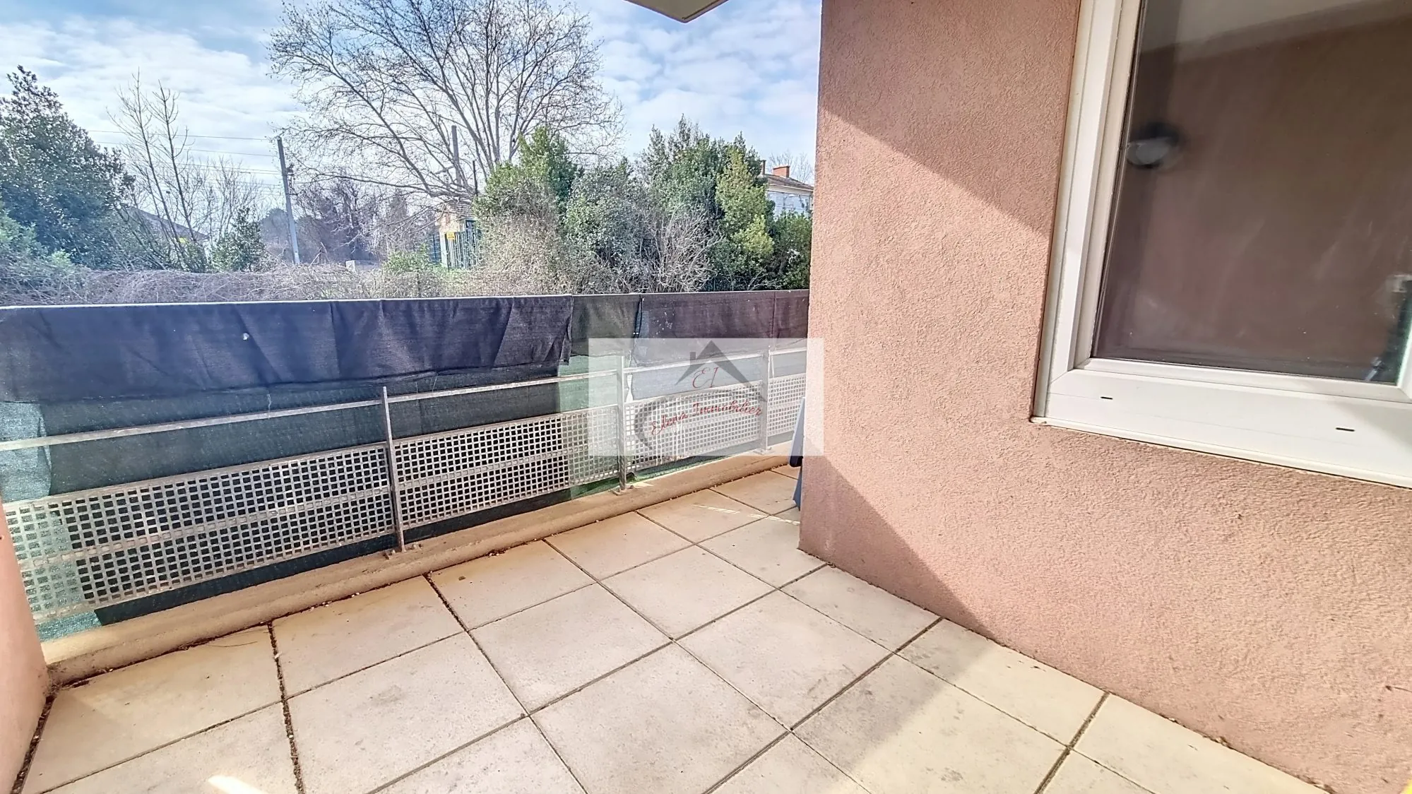 Appartement T2 avec terrasse et parking à vendre à Avignon Montfavet 