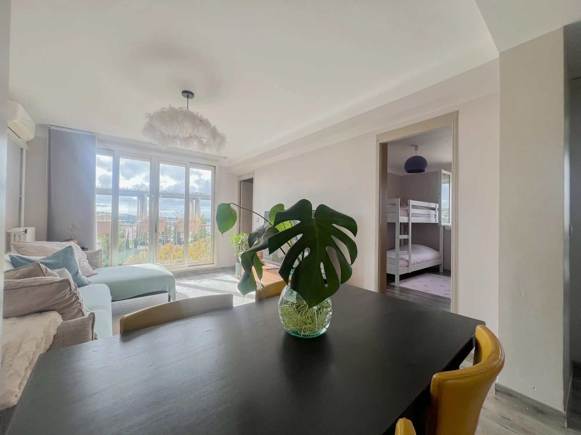 Appartement lumineux à vendre à Martigues avec vue canal et ascenseur