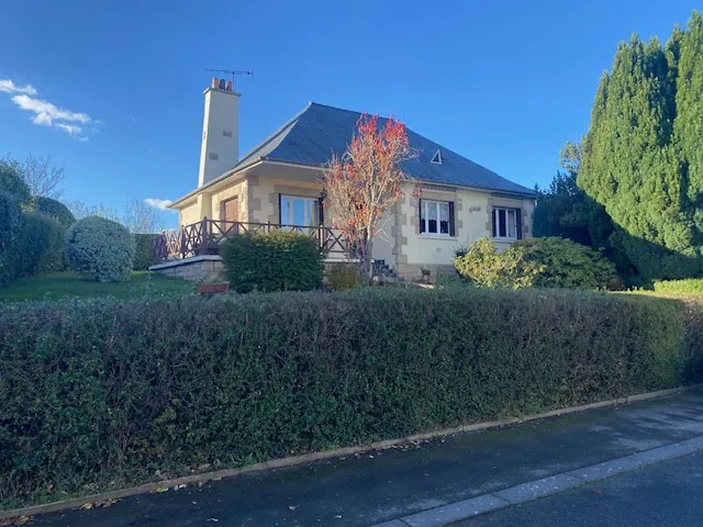 Maison de plain-pied au centre-ville de Miniac-Morvan avec jardin et potentiel d'agrandissement