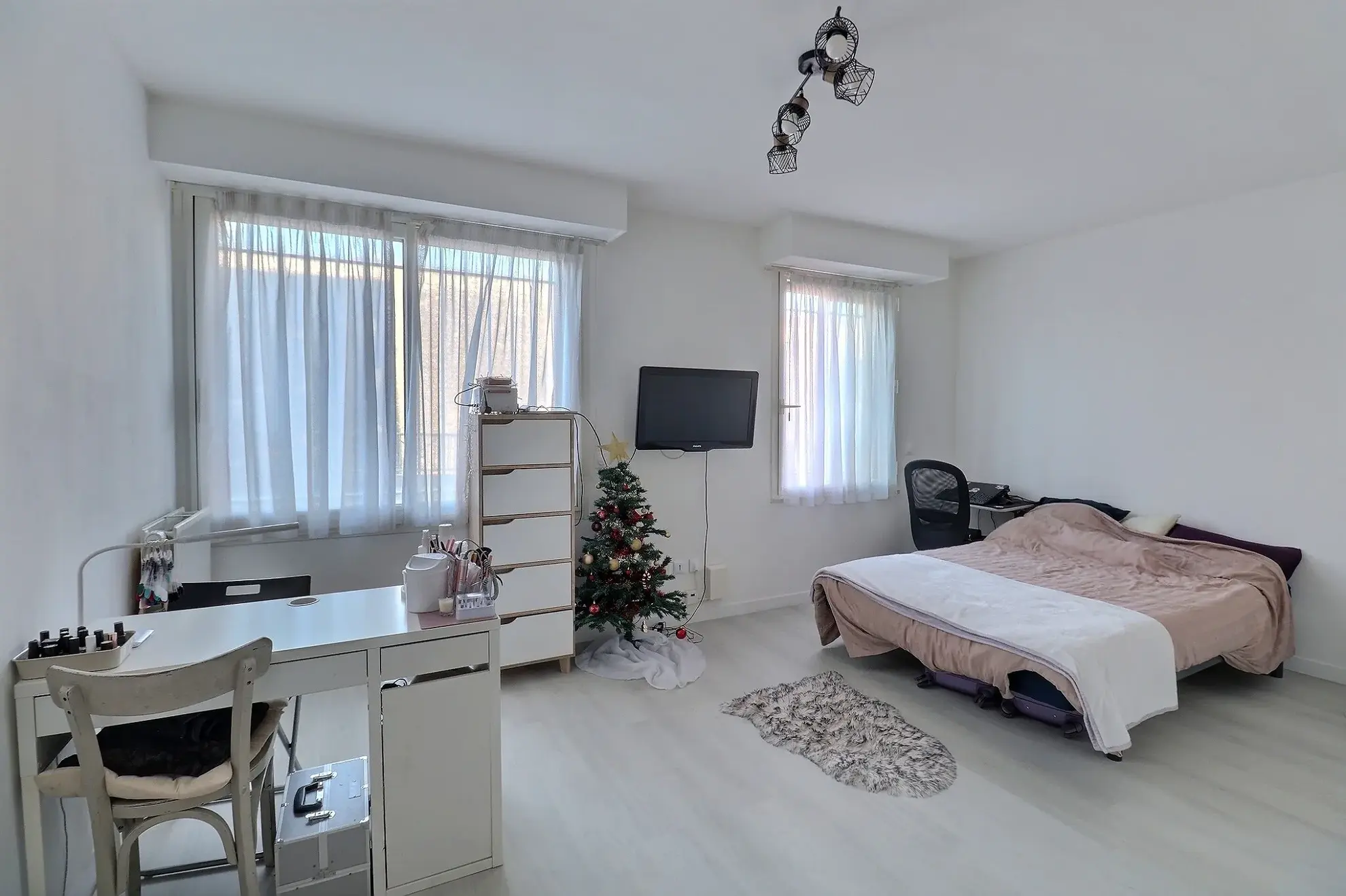 Studio de 31 m² à vendre à Montpellier Antigone, résidence sécurisée