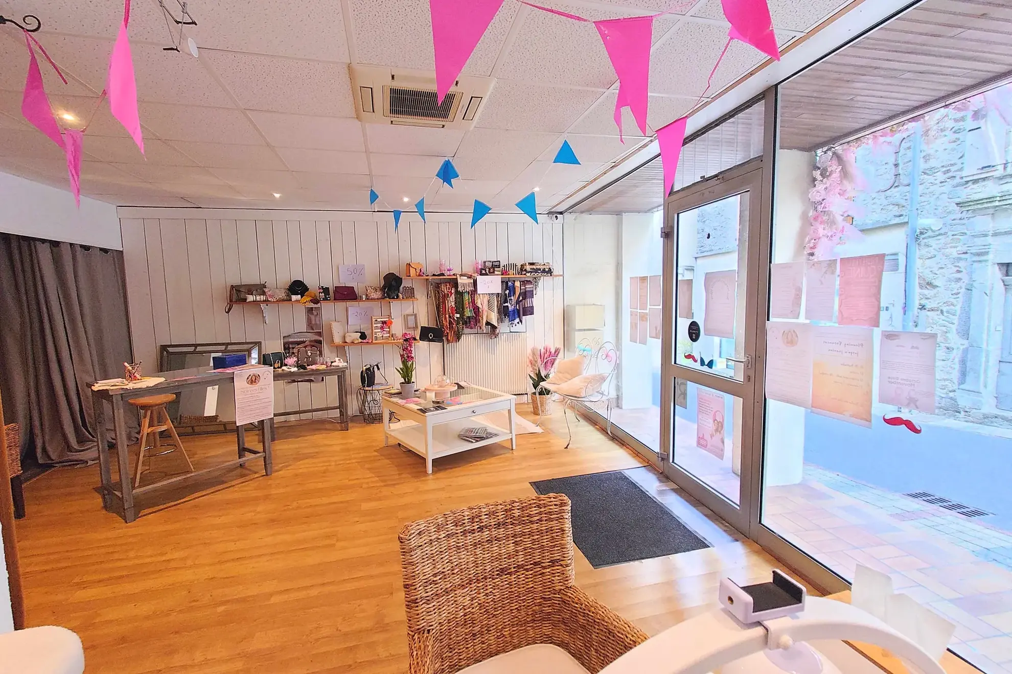 Salon de Beauté à Vendre à Rieupeyroux dans le Ségala 