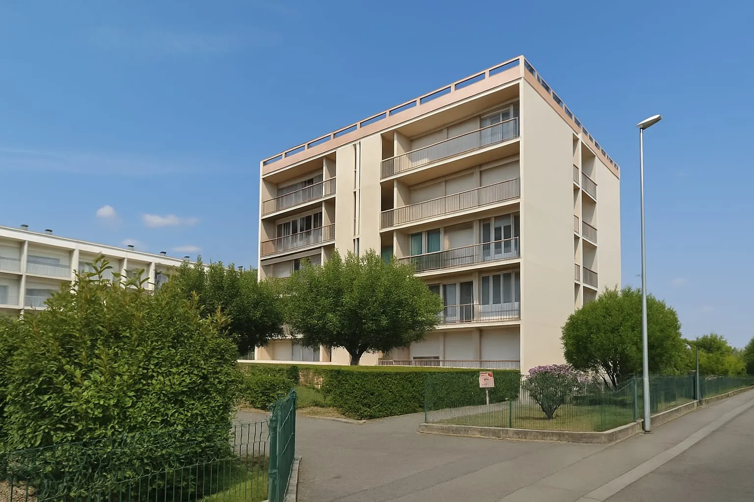 Appartement 4 pièces de 77 m² avec balcon, garage et cave à Guilherand-Granges