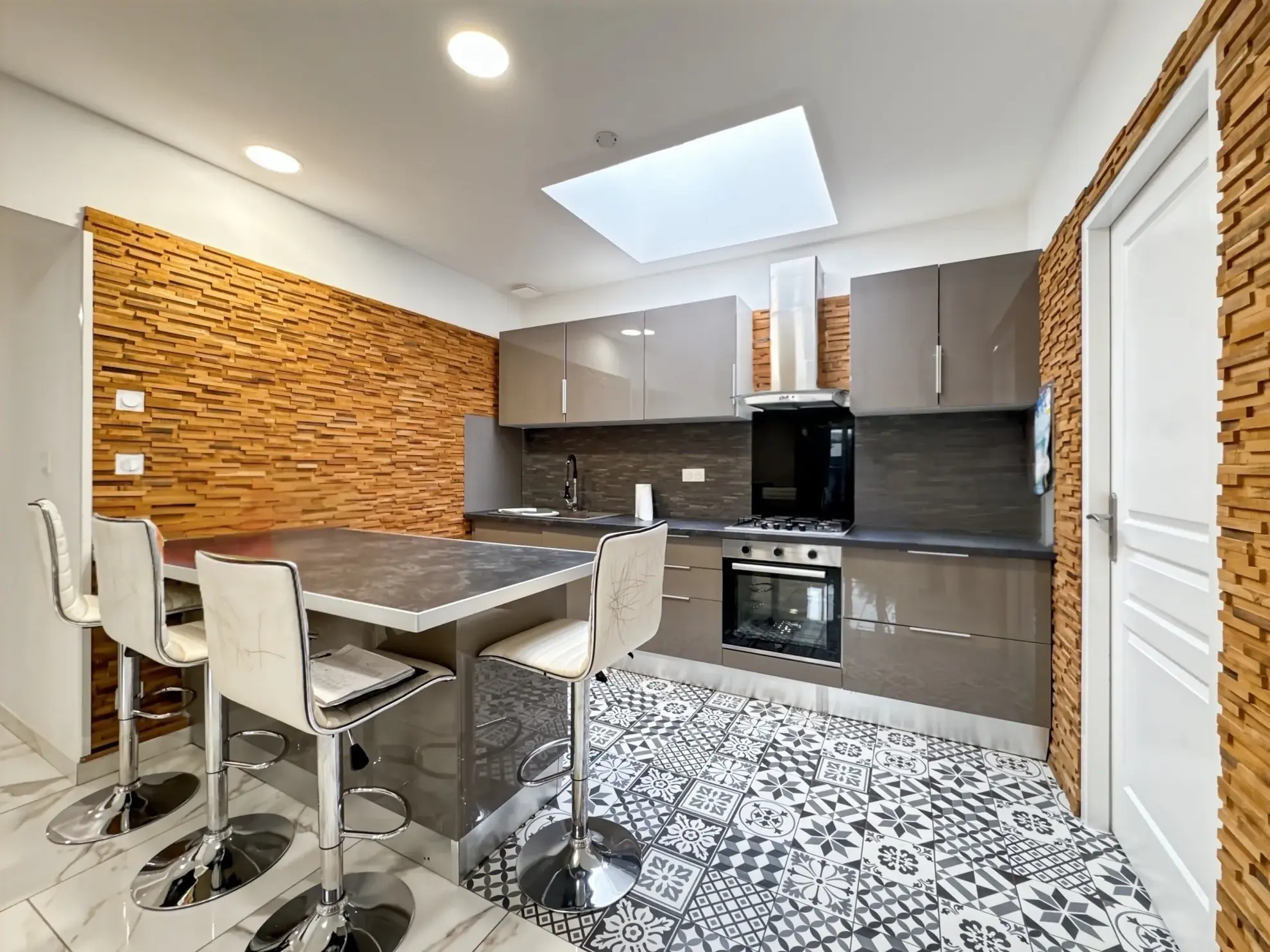 Belle maison familiale de 170 m² à Massieux avec jardin et potentiel T3 indépendant 