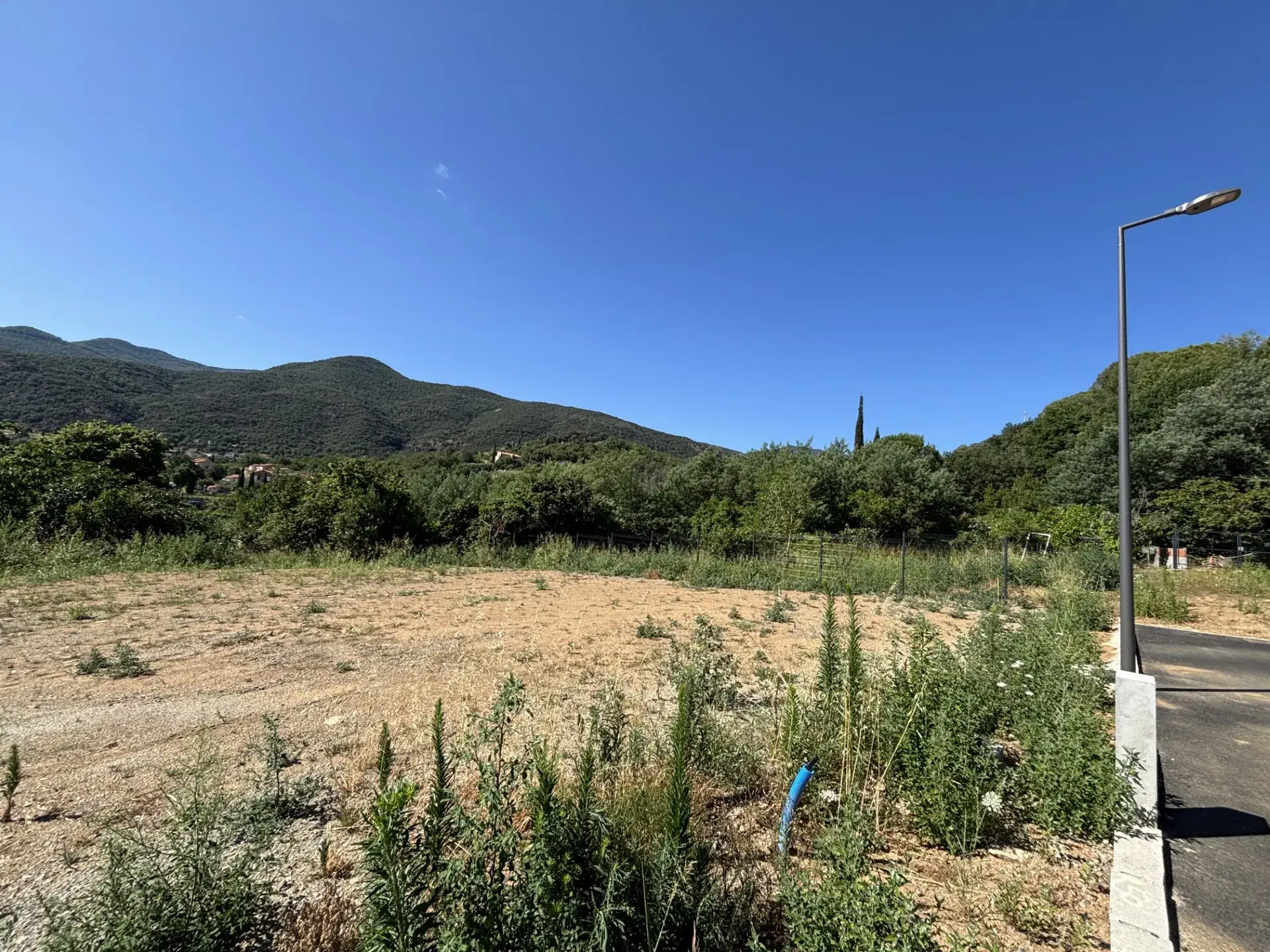 Terrain constructible de 442 m² à Céret, emplacement calme et proche commodités