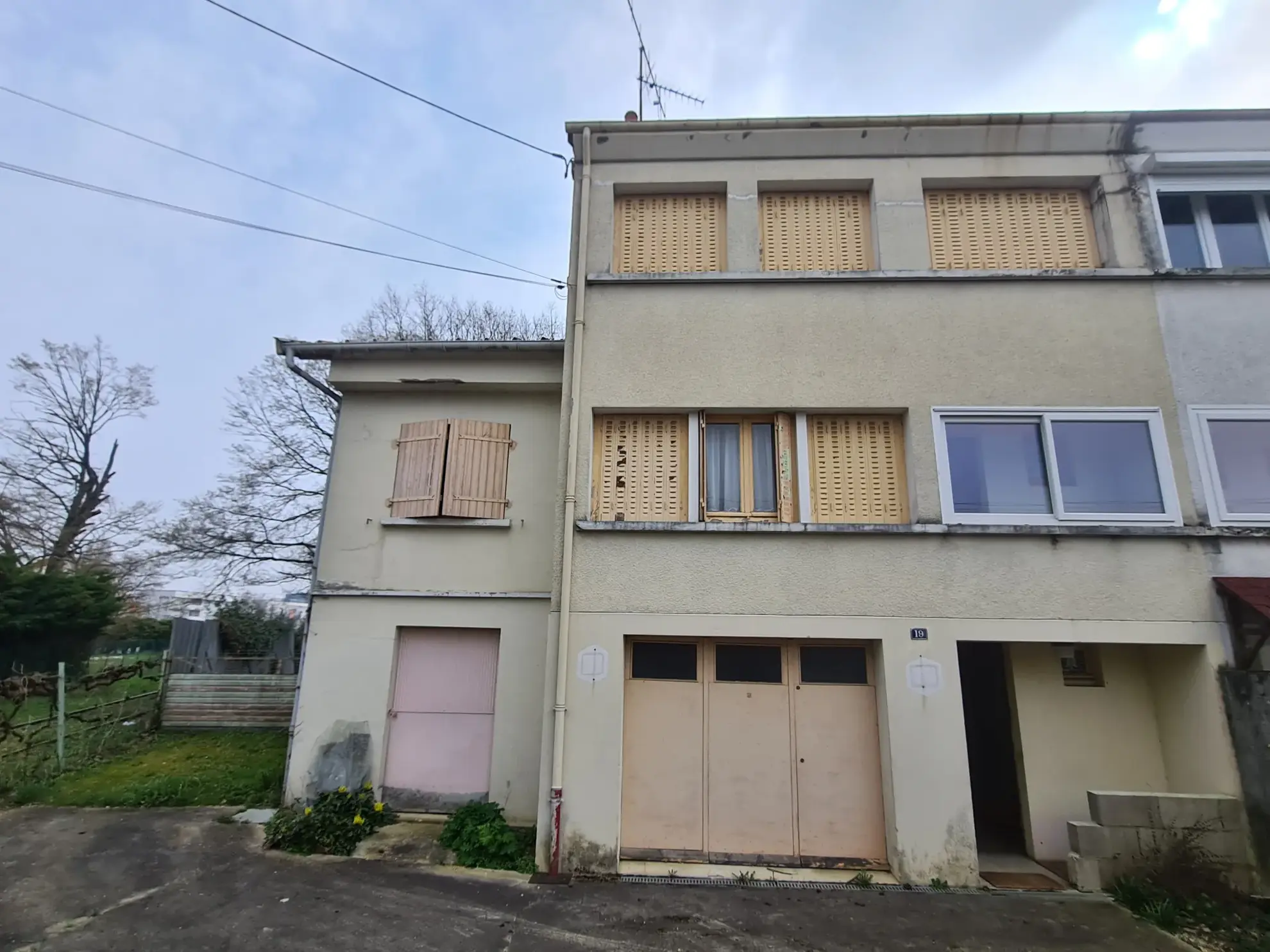 Maison à rénover de 108 m² avec dépendance à Saint-Dizier