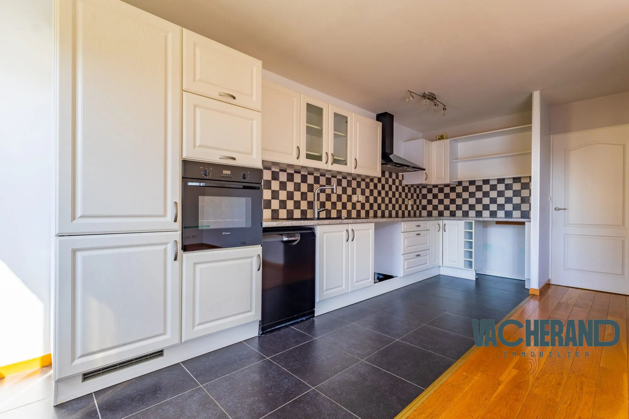 Appartement T3 rénové avec balcon et garage à Armentières 
