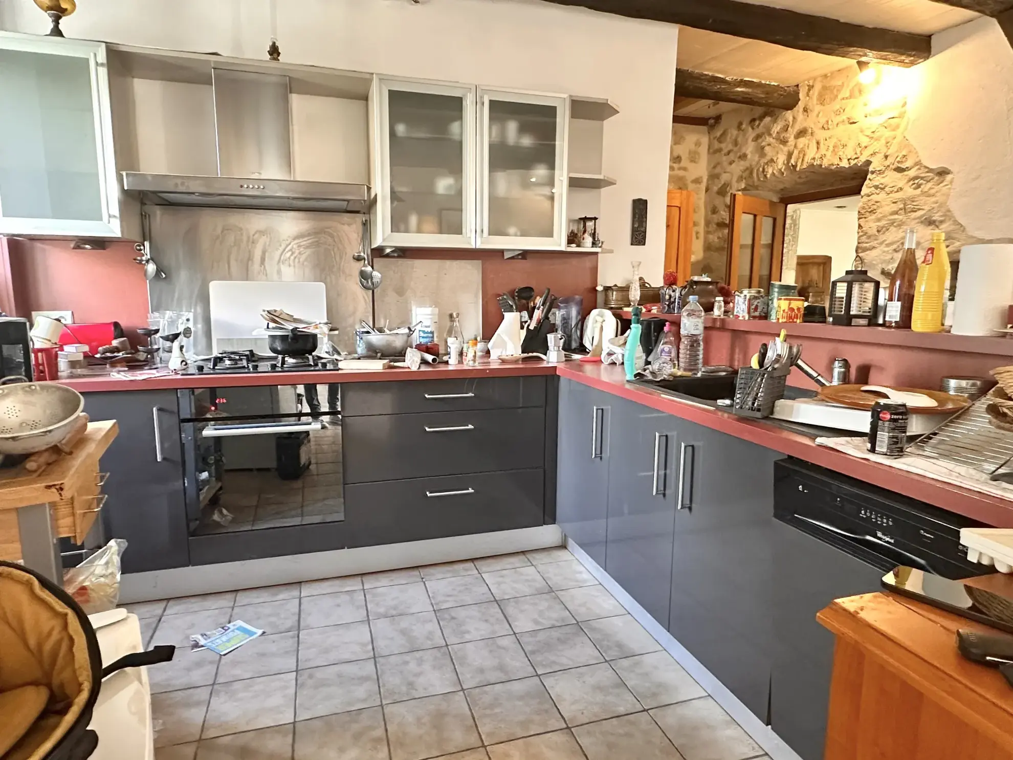 Charmante maison de ville avec cour et fort potentiel à Vallon-Pont-d’Arc 