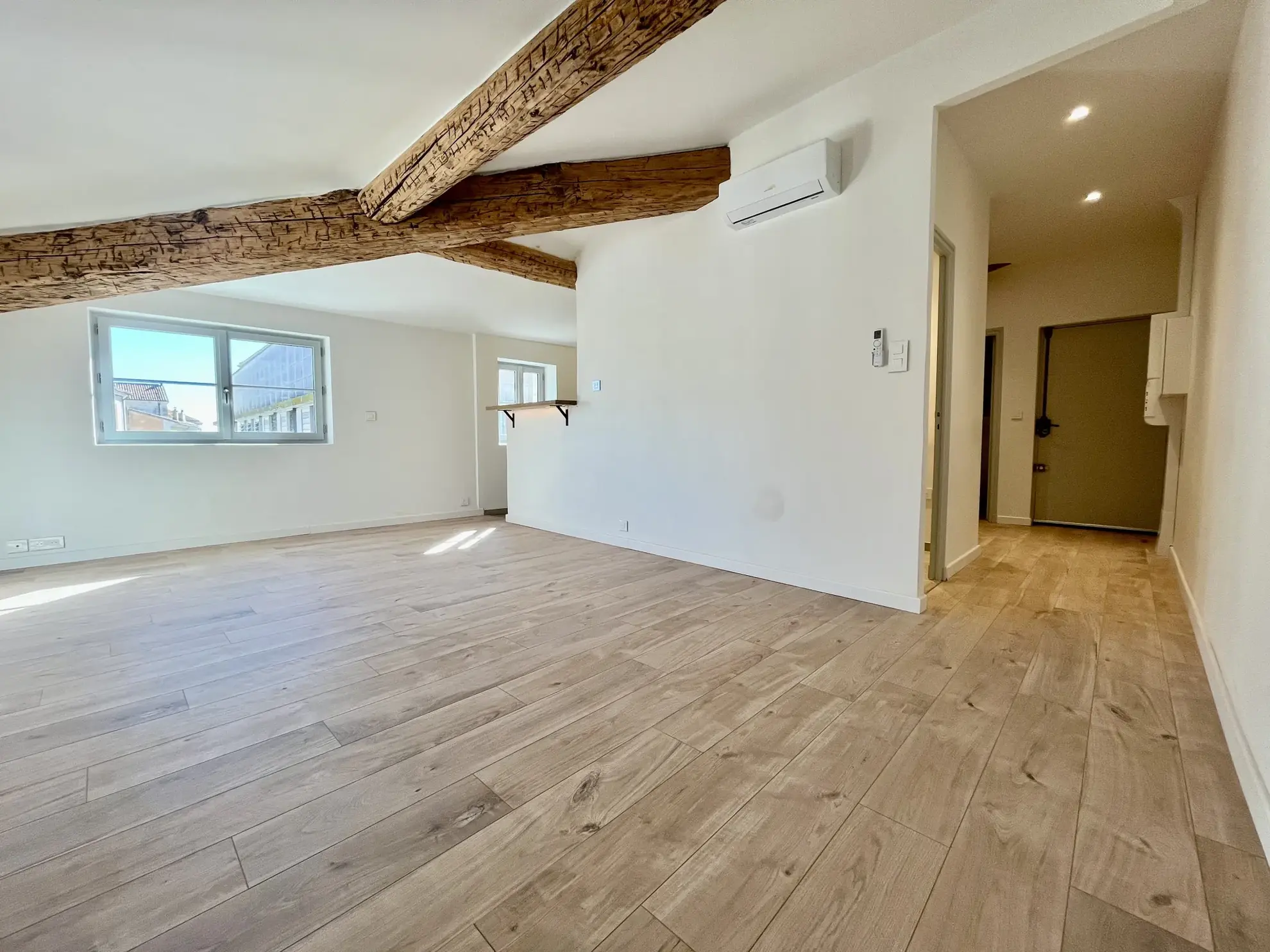 Appartement T2 rénové de 50 m² au centre-ville de Nîmes avec cave