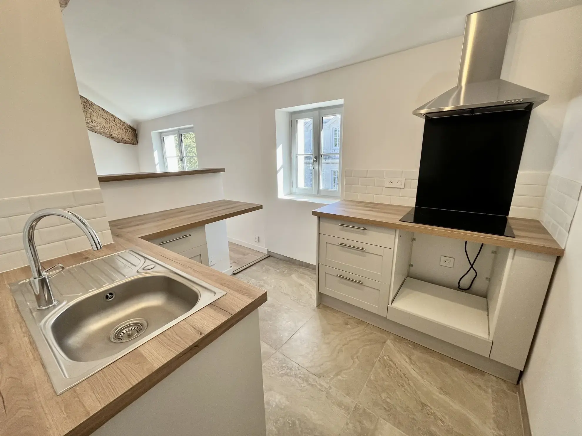 Appartement T2 rénové de 50 m² au centre-ville de Nîmes avec cave 