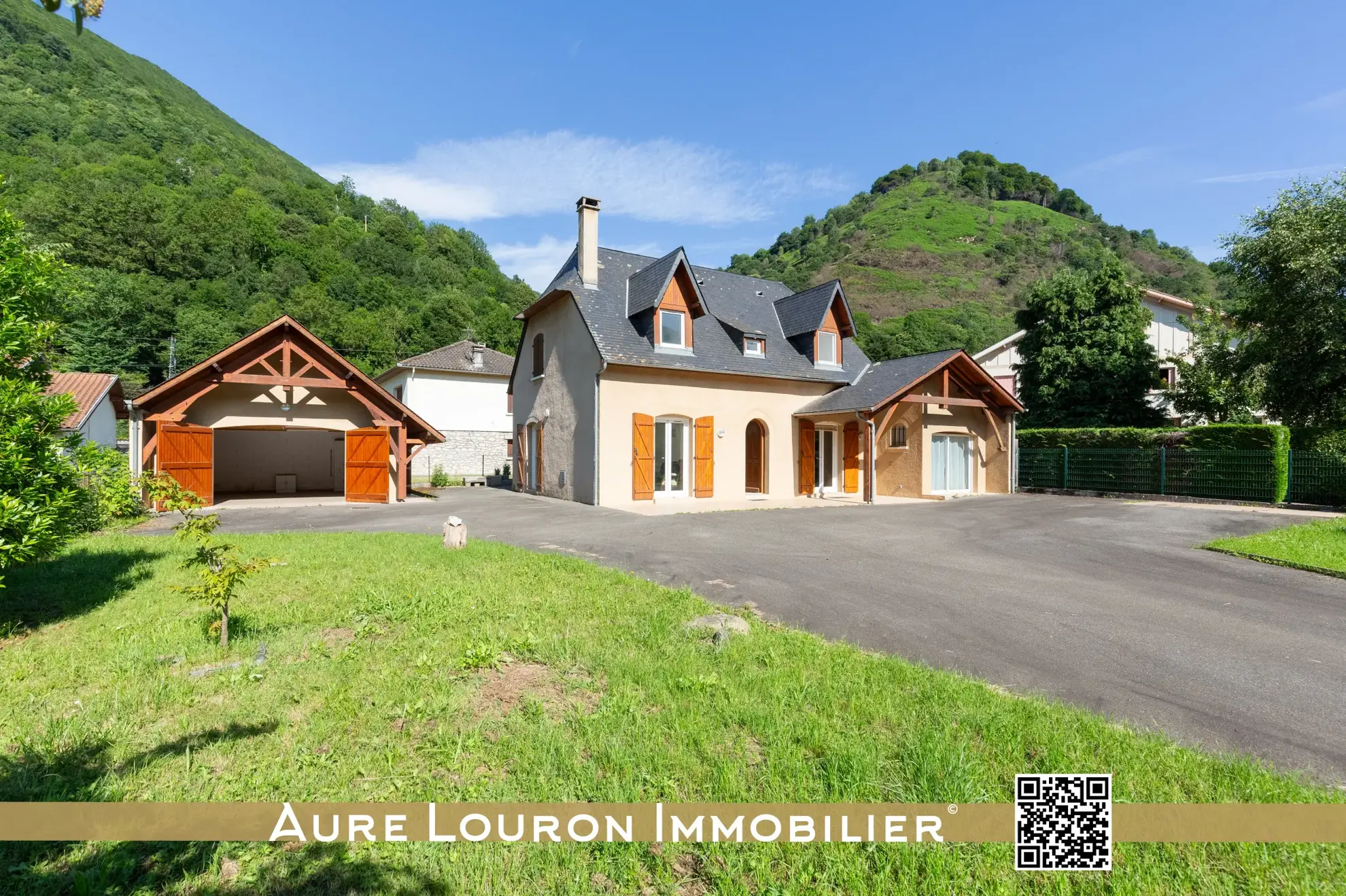 Maison à vendre de 148m² avec terrain, garage et 4 chambres à Sarrancolin, secteur calme