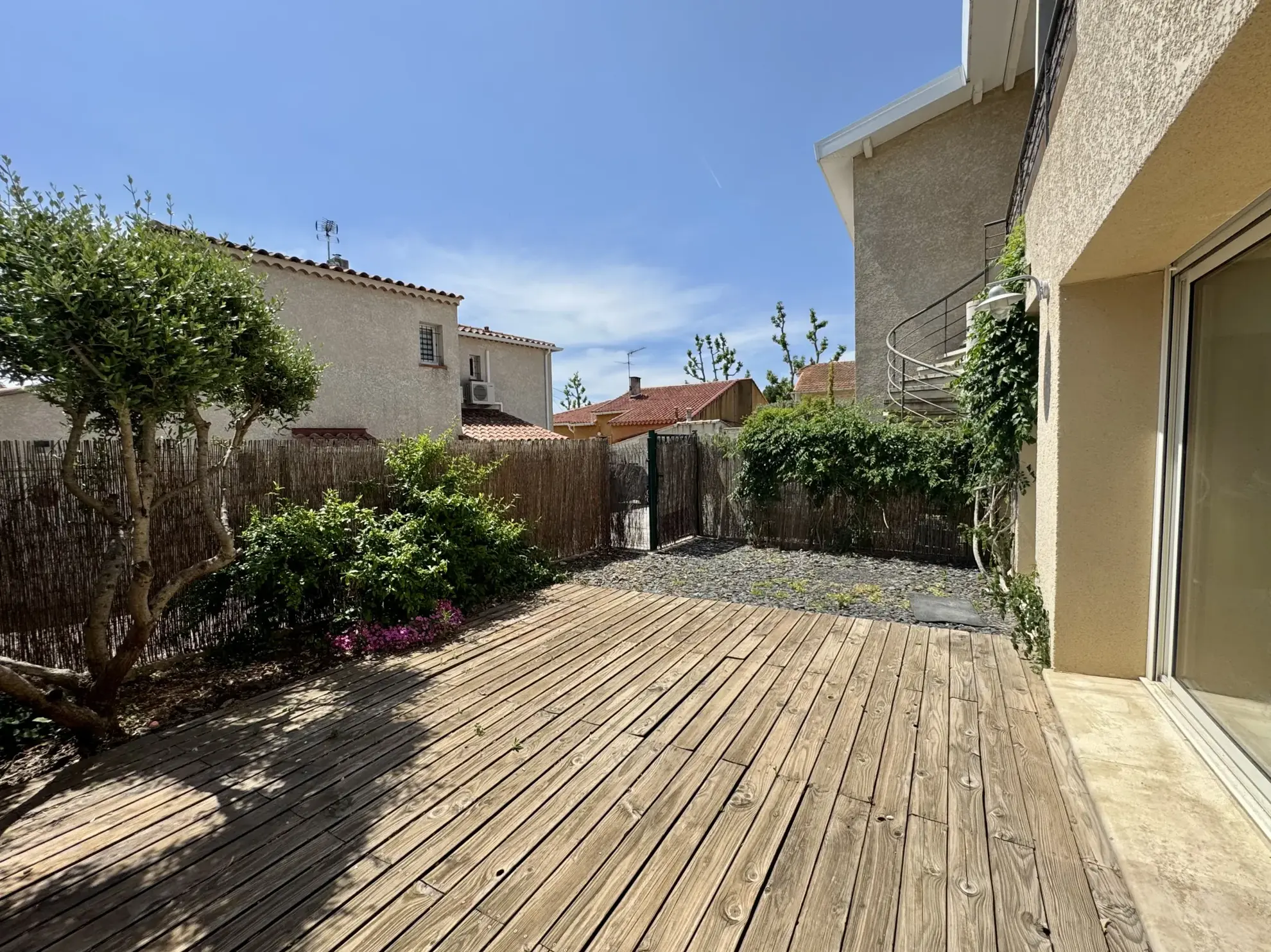 Charmant T3 de 69 m² avec terrasses, garage double et localisation privilégiée à Château Gombert 